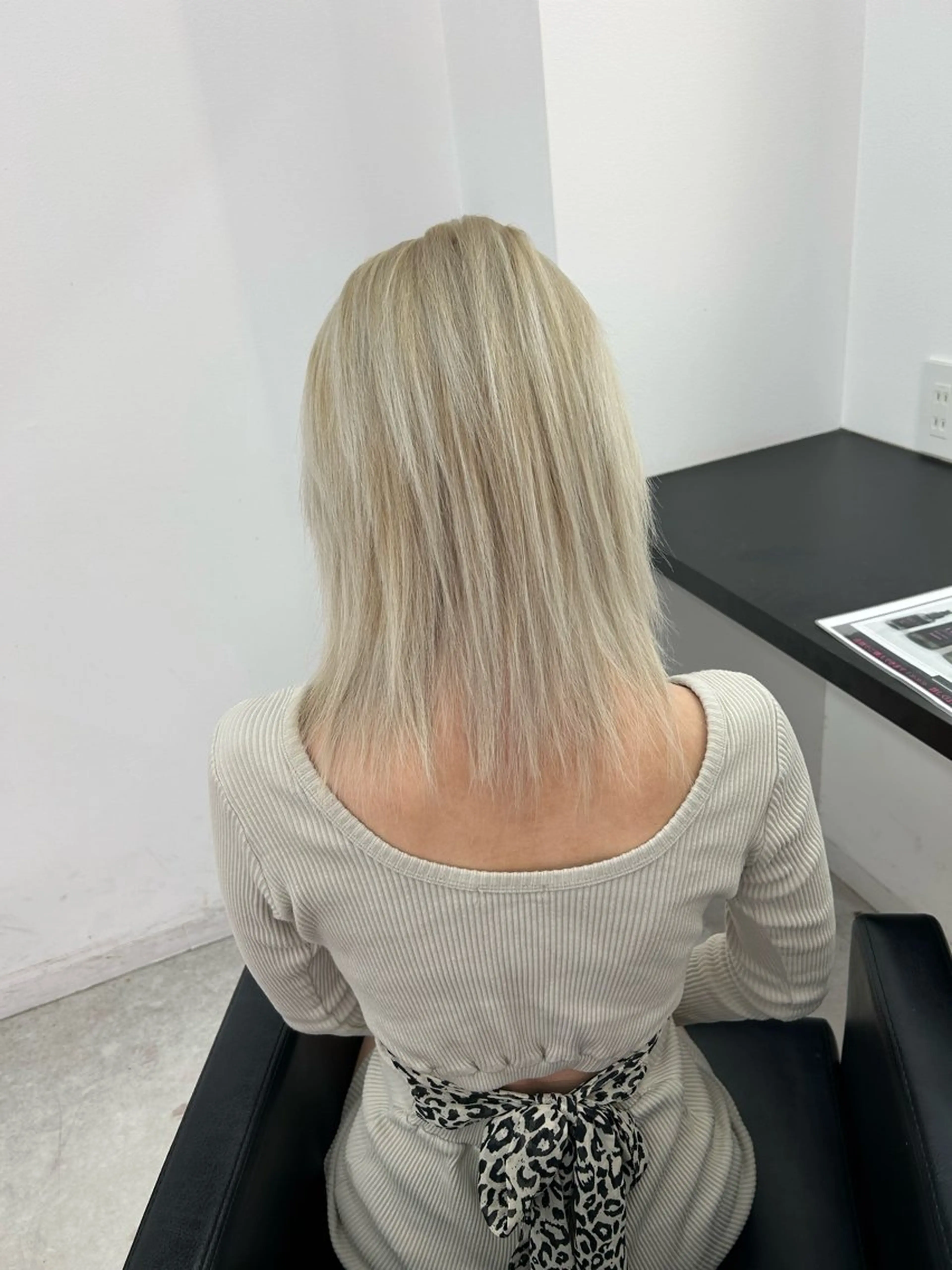 🖤ブリーチリタッチ＋全頭ブリーチ＋カラー＋トリートメント🖤ケアブリーチ使用の写真