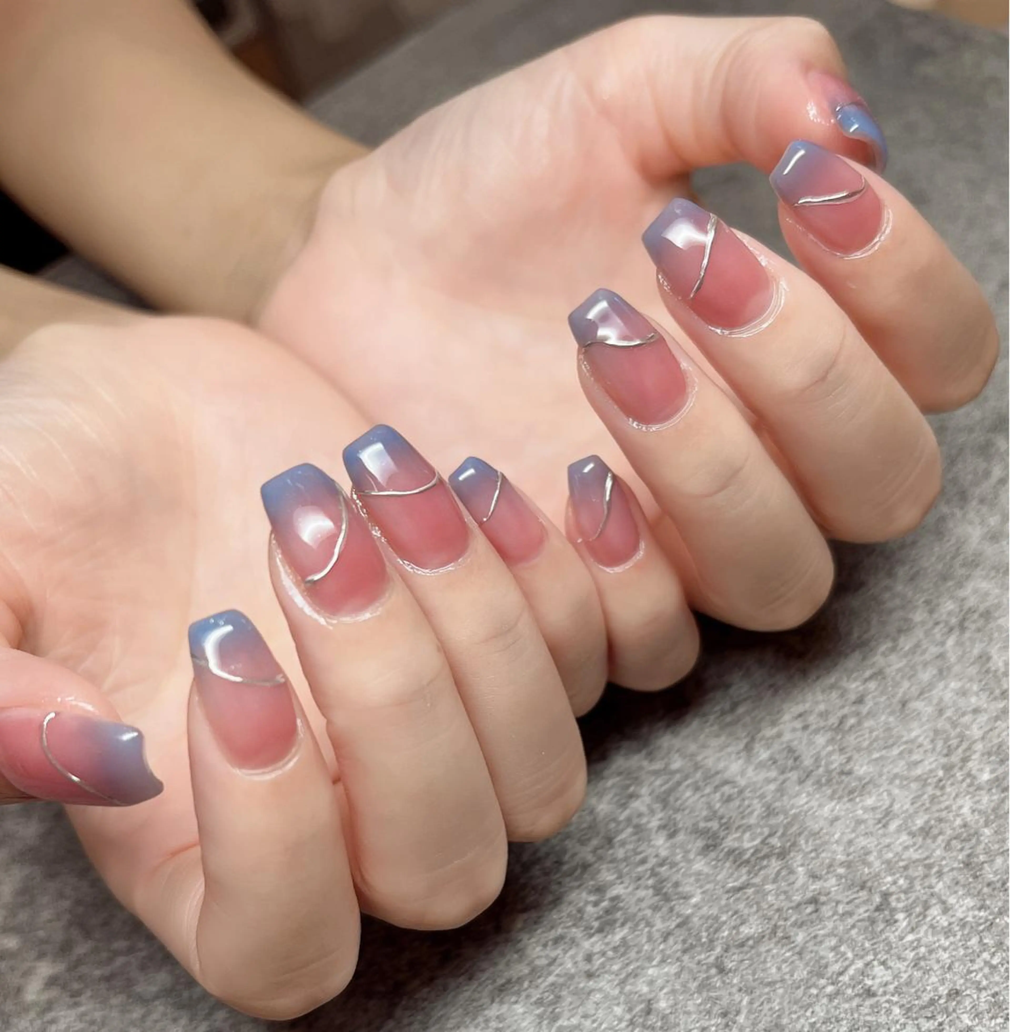 ネイル R inのネイルデザイン