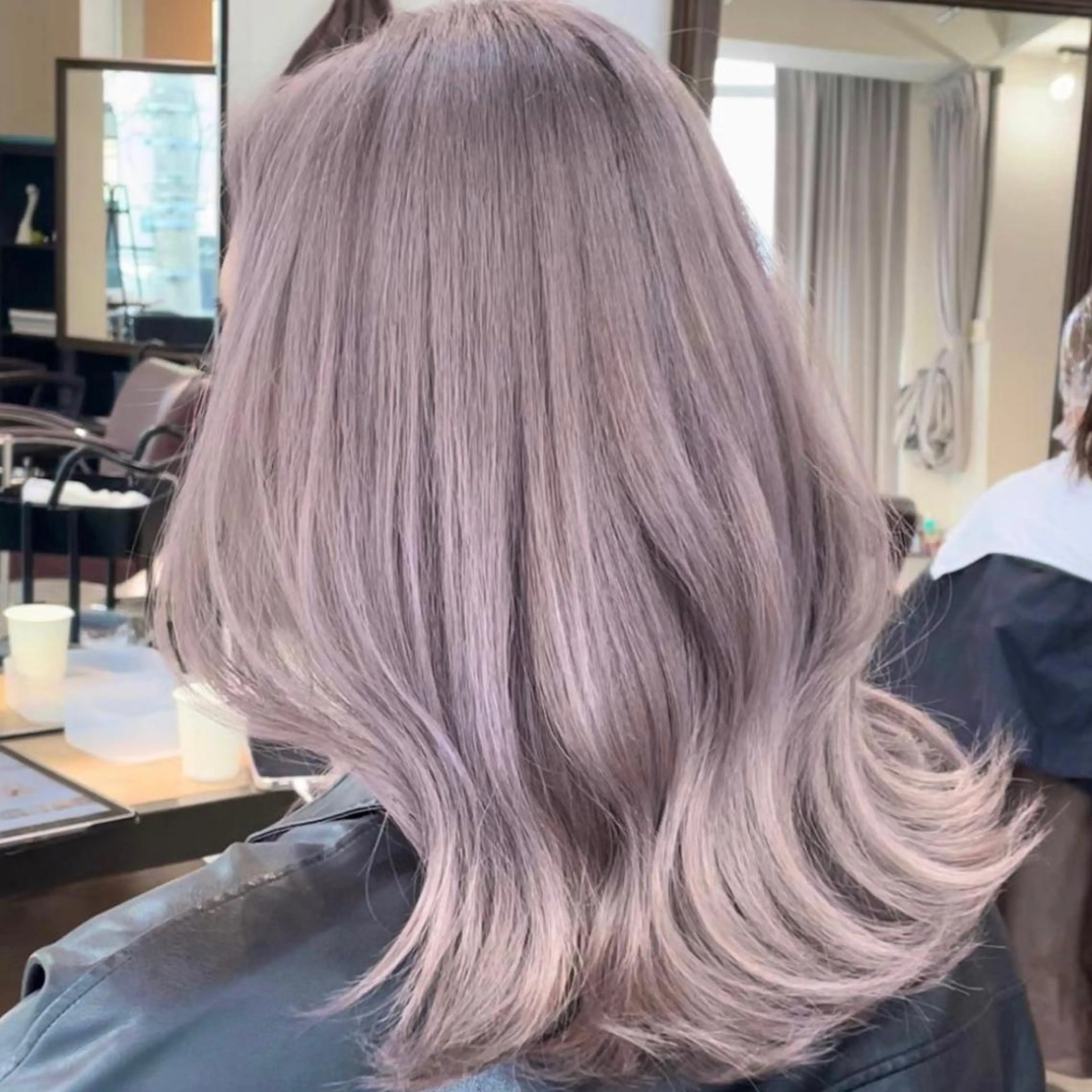 ミディアム カラー ヘアアレンジ ヘアカラー 🌹TikTok４万 ﾌｫﾛﾜｰ🌹AKIのヘアスタイル