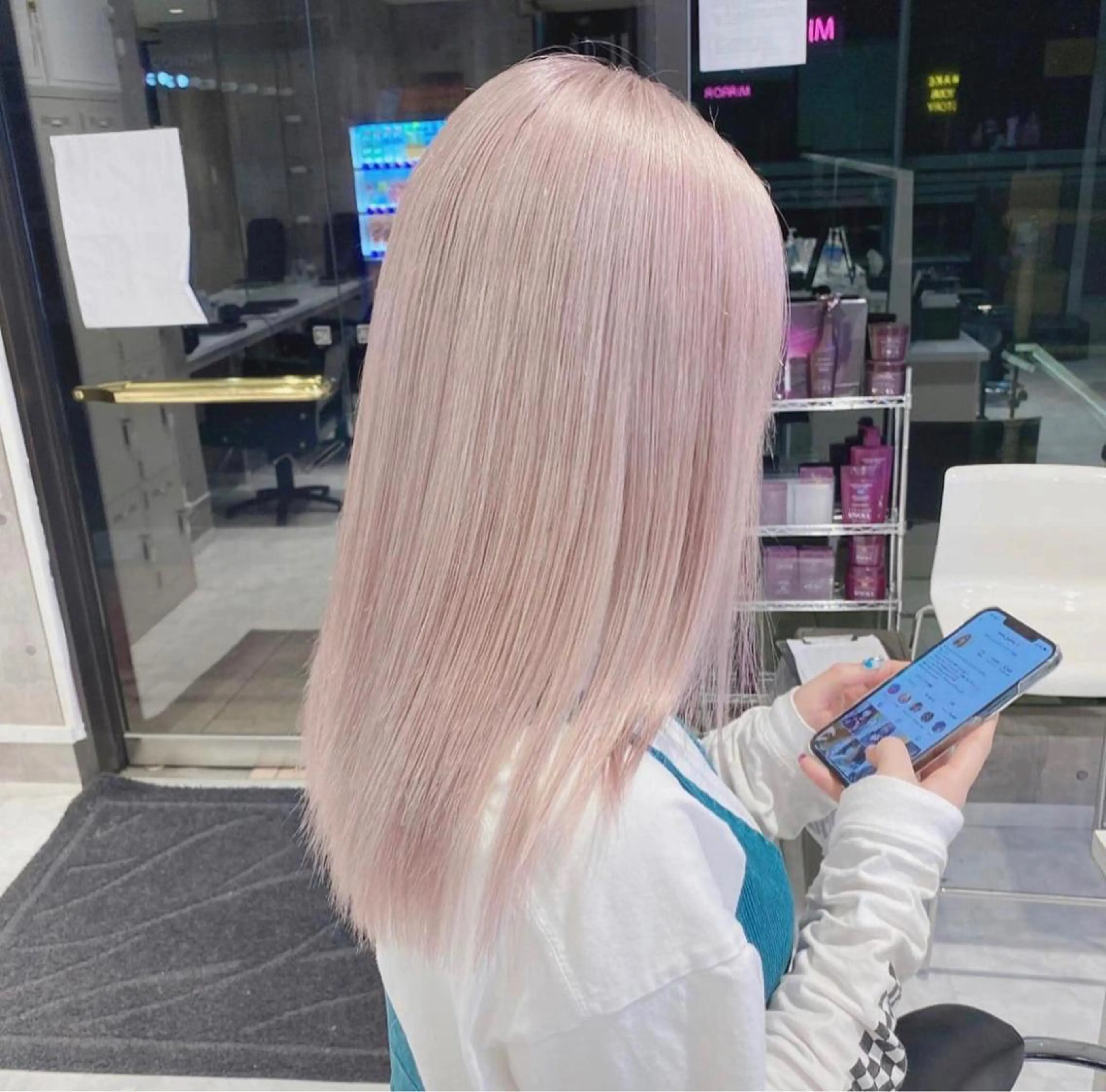 ロング カラー パーマ ヘアアレンジ メンズ キッズ ネイル マツエク・マツパ アイブロウ ヘアカラー トリートメント ✨艶ハイトーン/ 💗モモ໒꒱のヘアスタイル