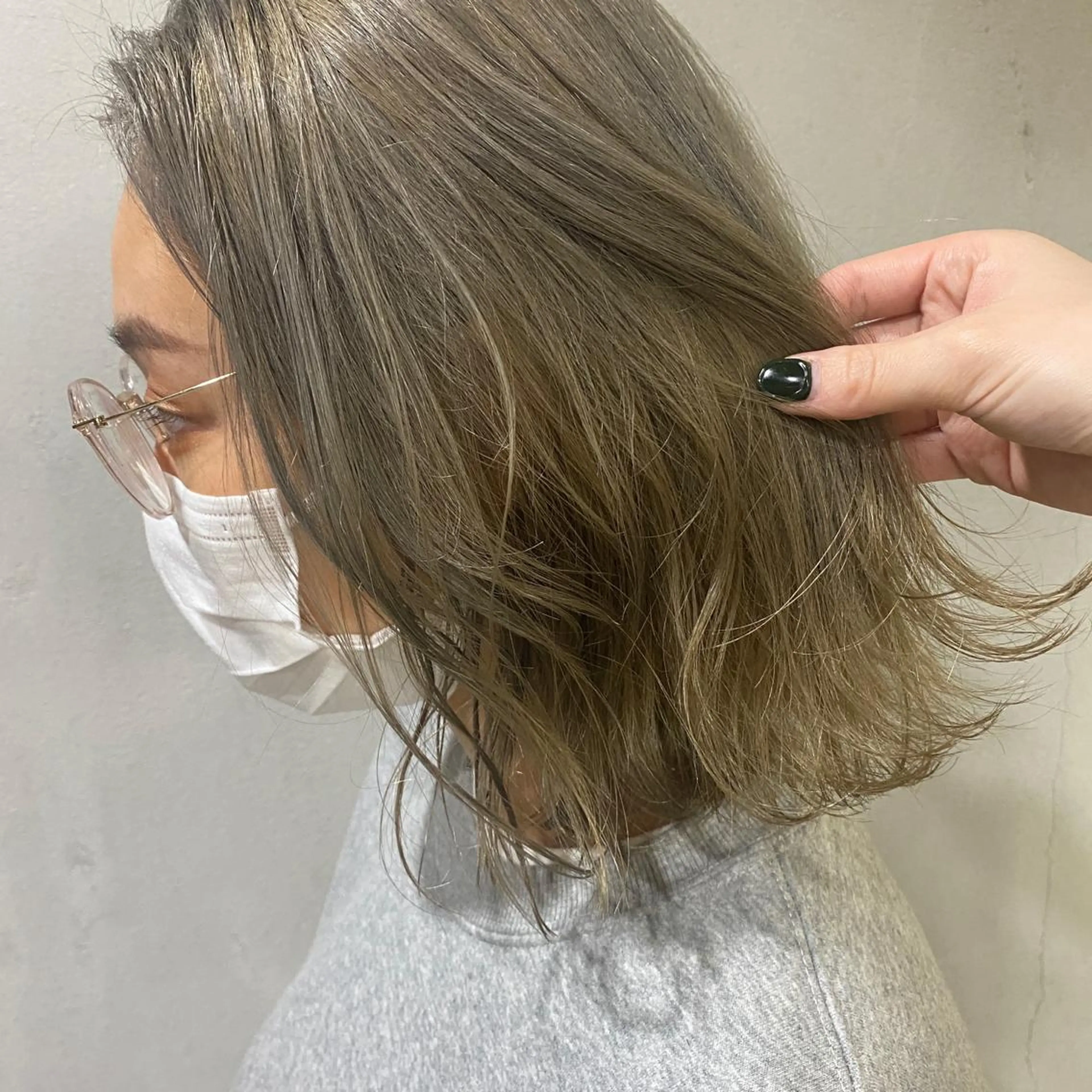 ミディアム カラー アッシュ ミルクティーアッシュ 舟橋 りんかのヘアスタイル