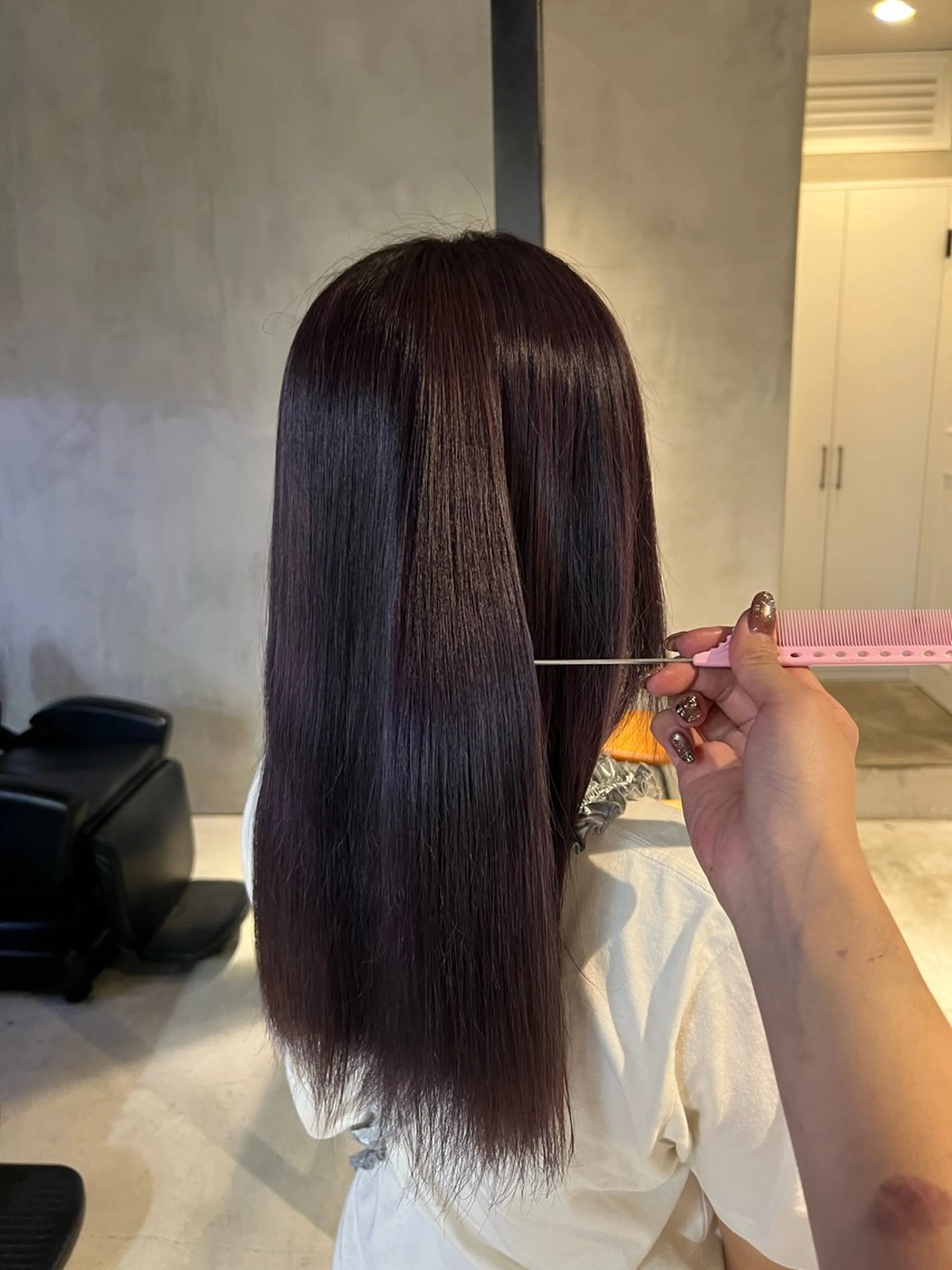 セミロング カラー ブリーチ elima調布所属・澤崎 ゆらのヘアスタイル