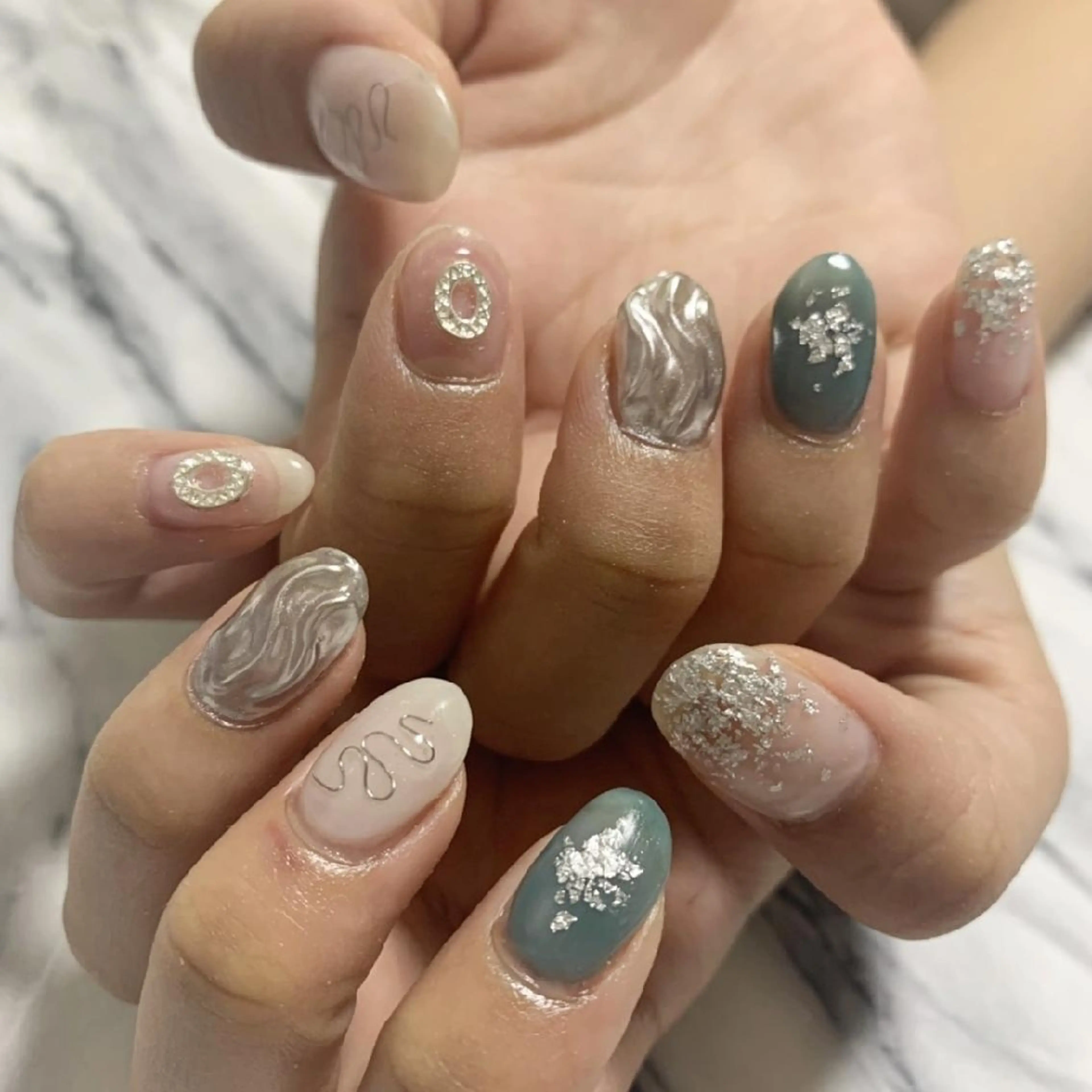 ネイル QULEONAIL所属・大城 裕麻のネイルデザイン