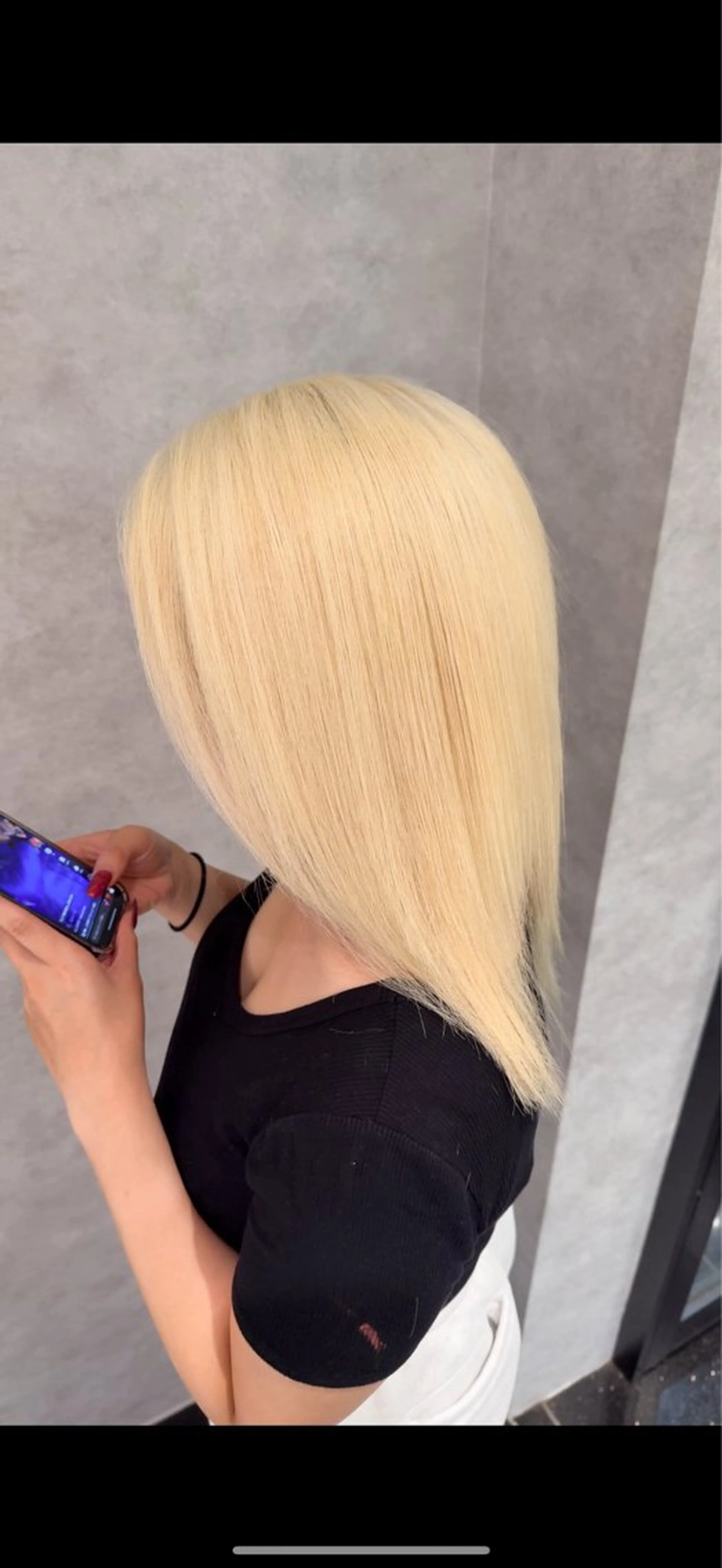 ロング 透明感×艶ハイトーン Takeruのヘアスタイル