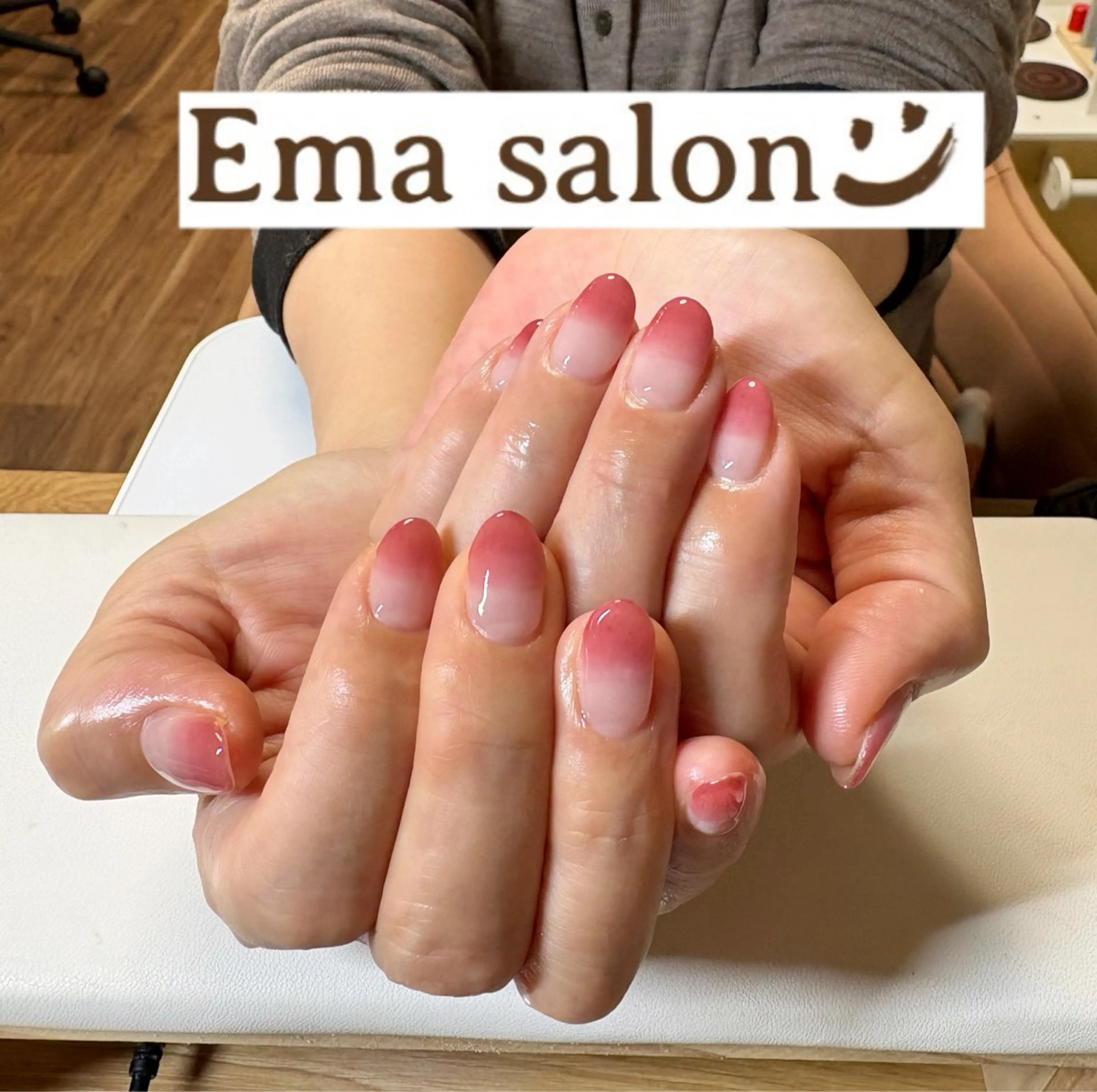 ネイル グラデーション ハンドネイル Ema salon所属・Ema salon hiromiのネイルデザイン