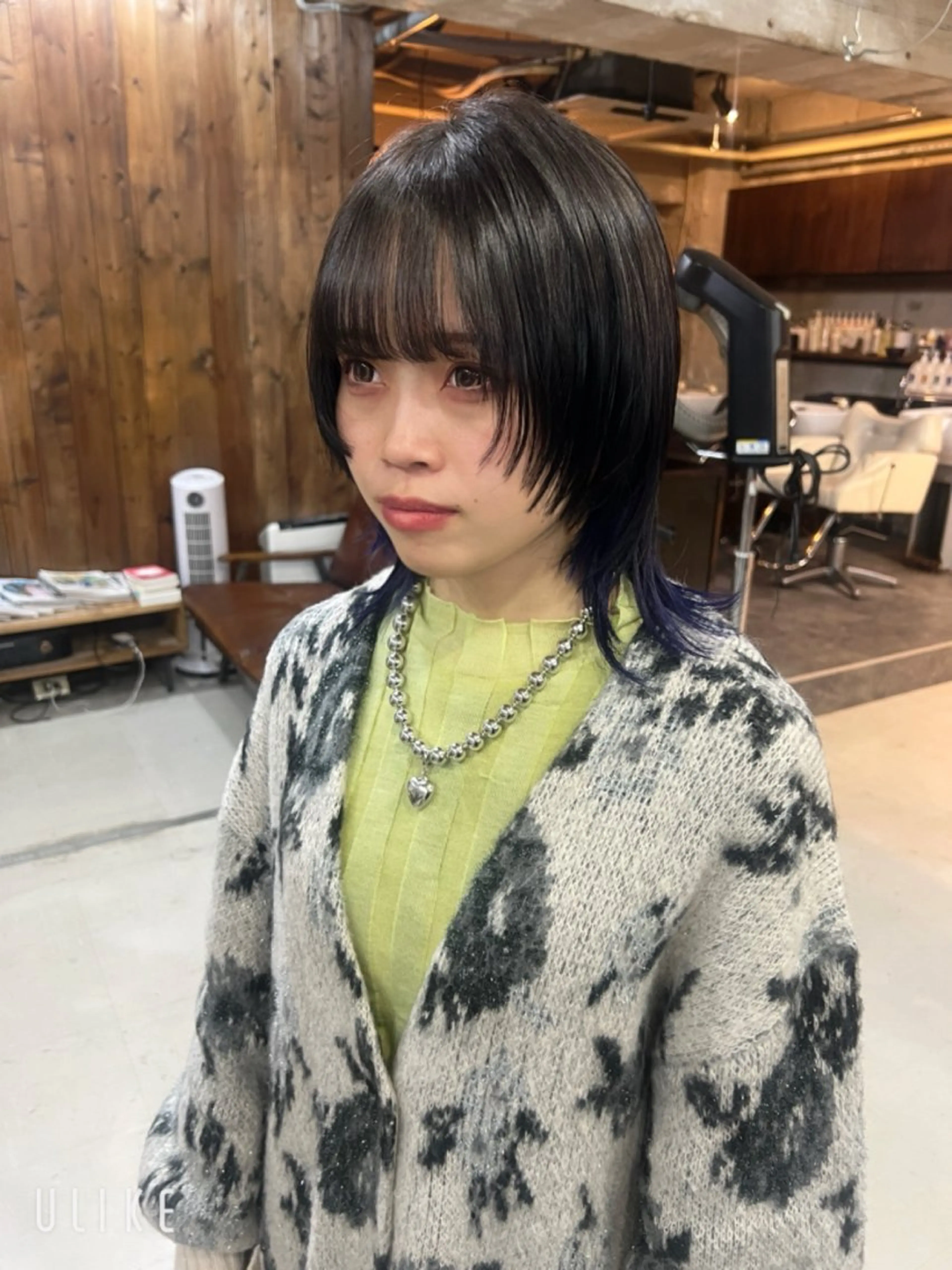 ミディアム ブリーチ/ウルフ ハッシュカット/石山のヘアスタイル