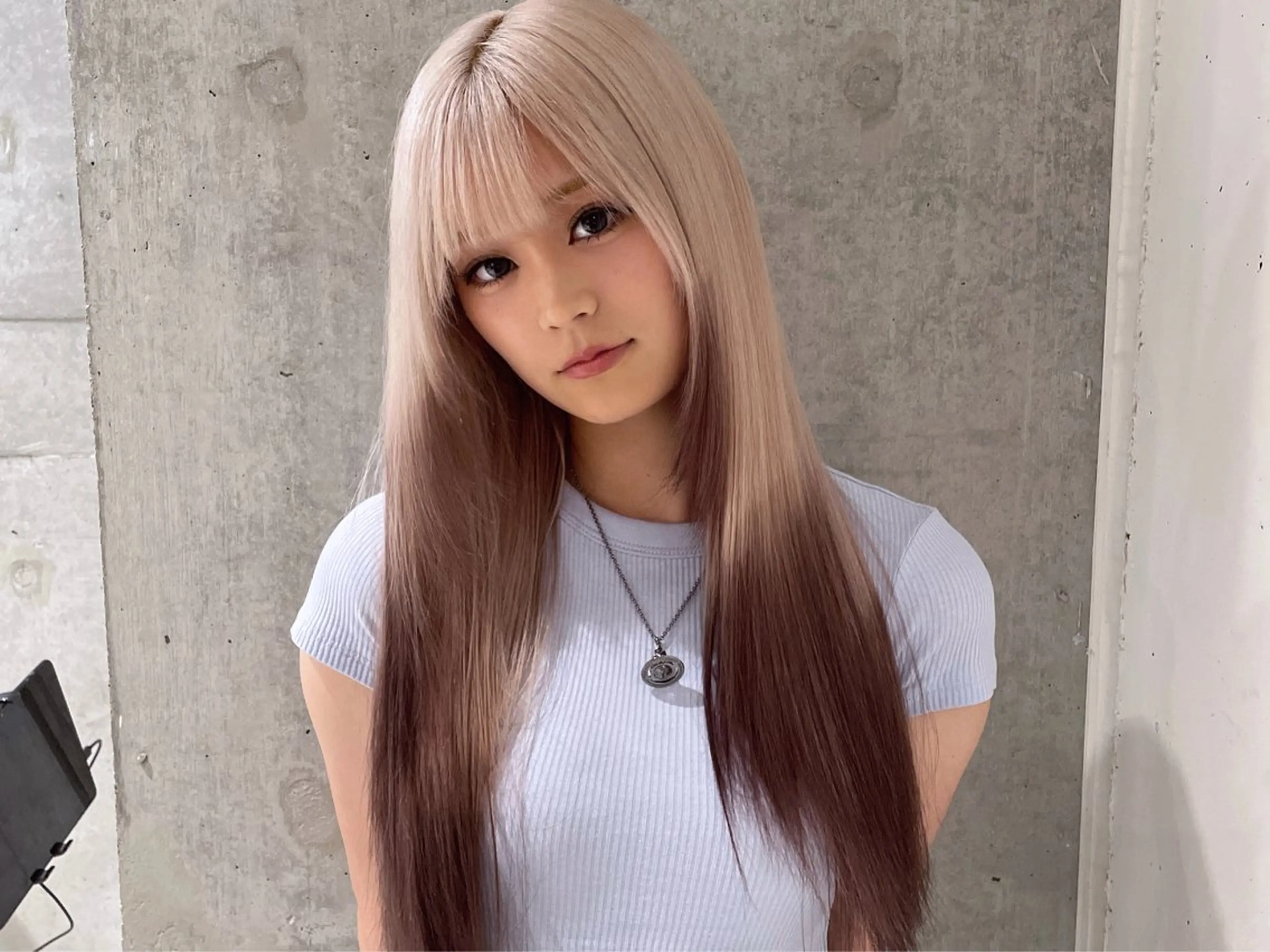 ロング ヘアカラー 名古屋ムラ修正 ハイトーンのヘアスタイル