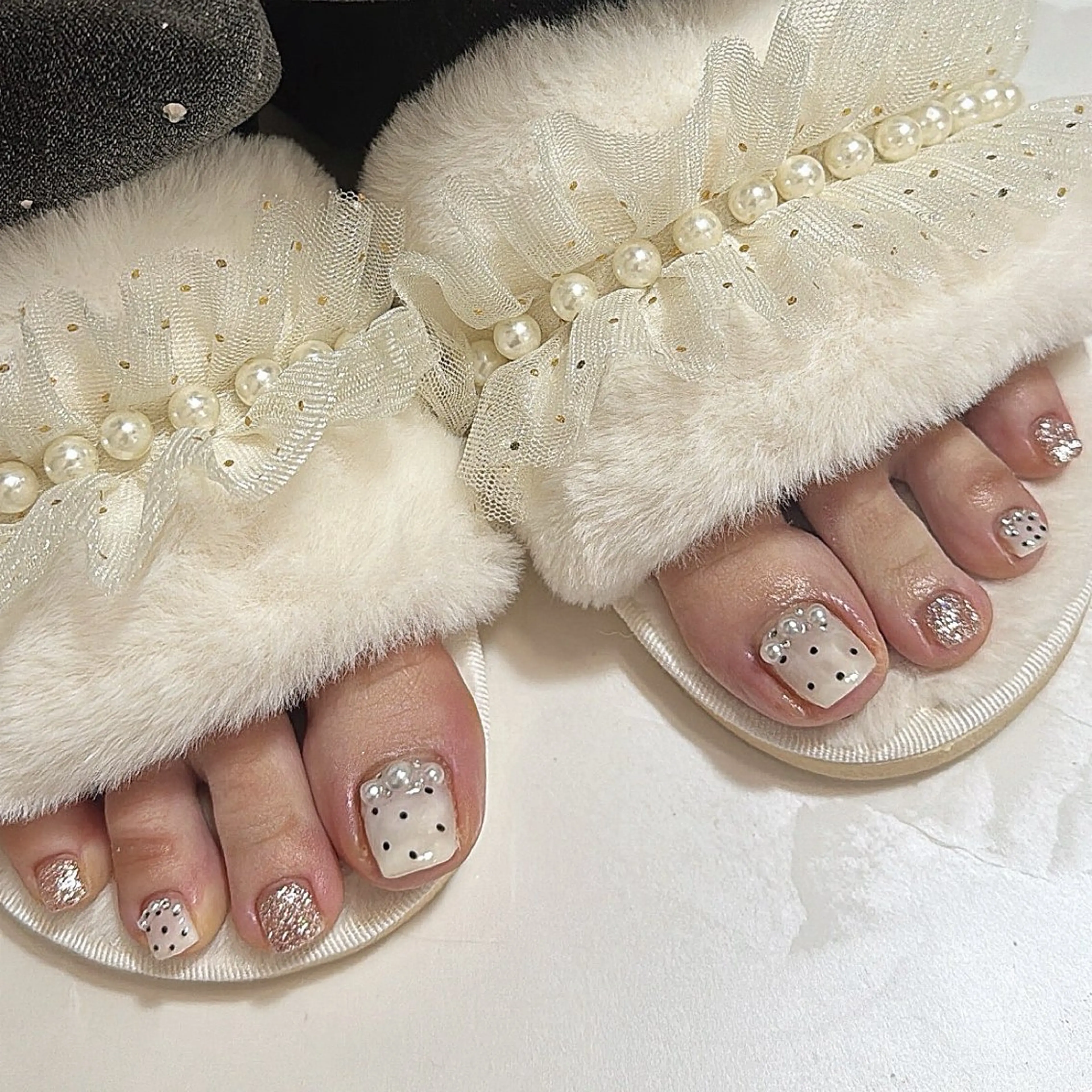 ネイル シュシュ 🎀 girly nailのネイルデザイン