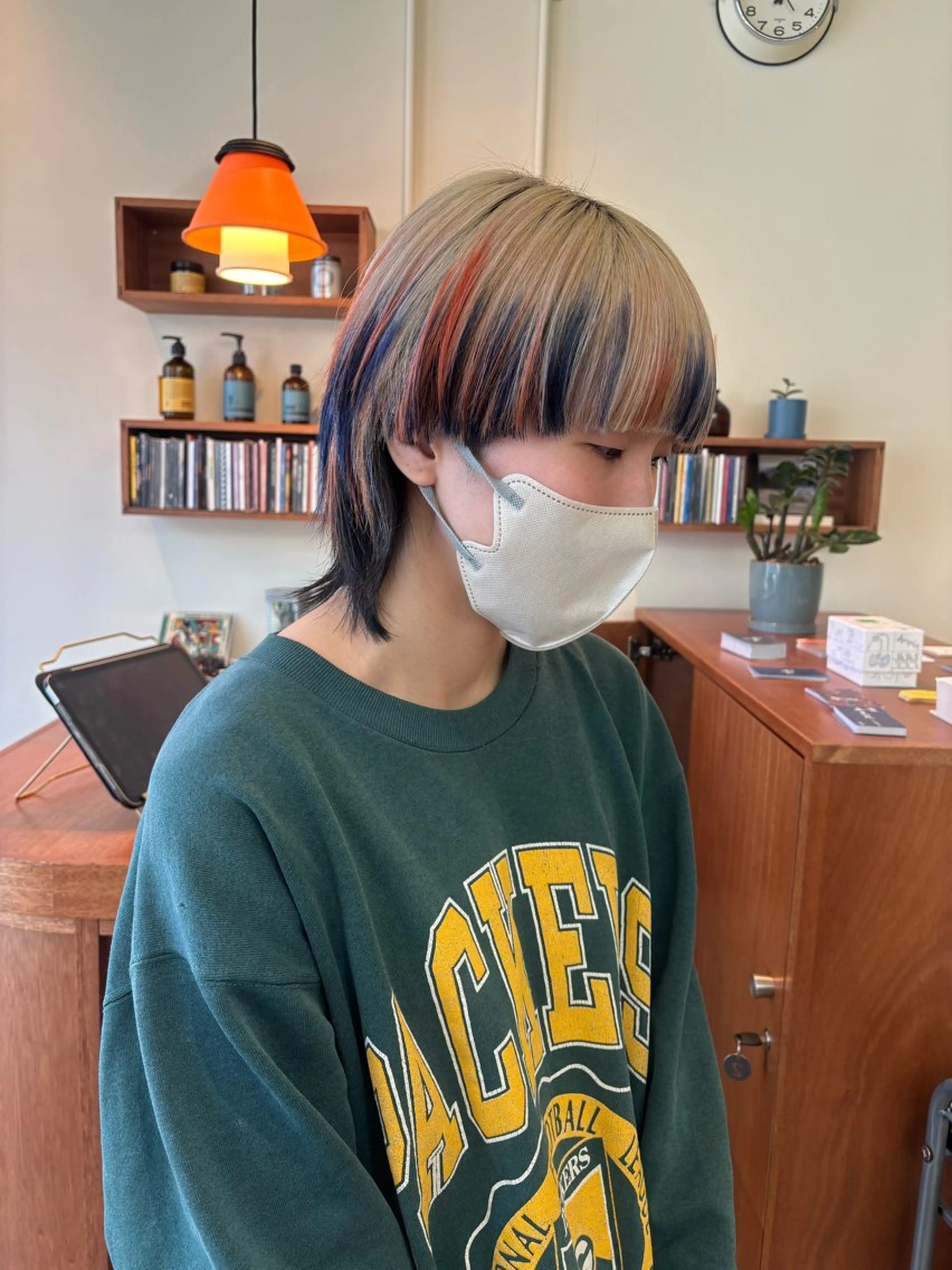 ショート カラー デザインカラー satsuki 暖色・ブラウンカラーのヘアスタイル