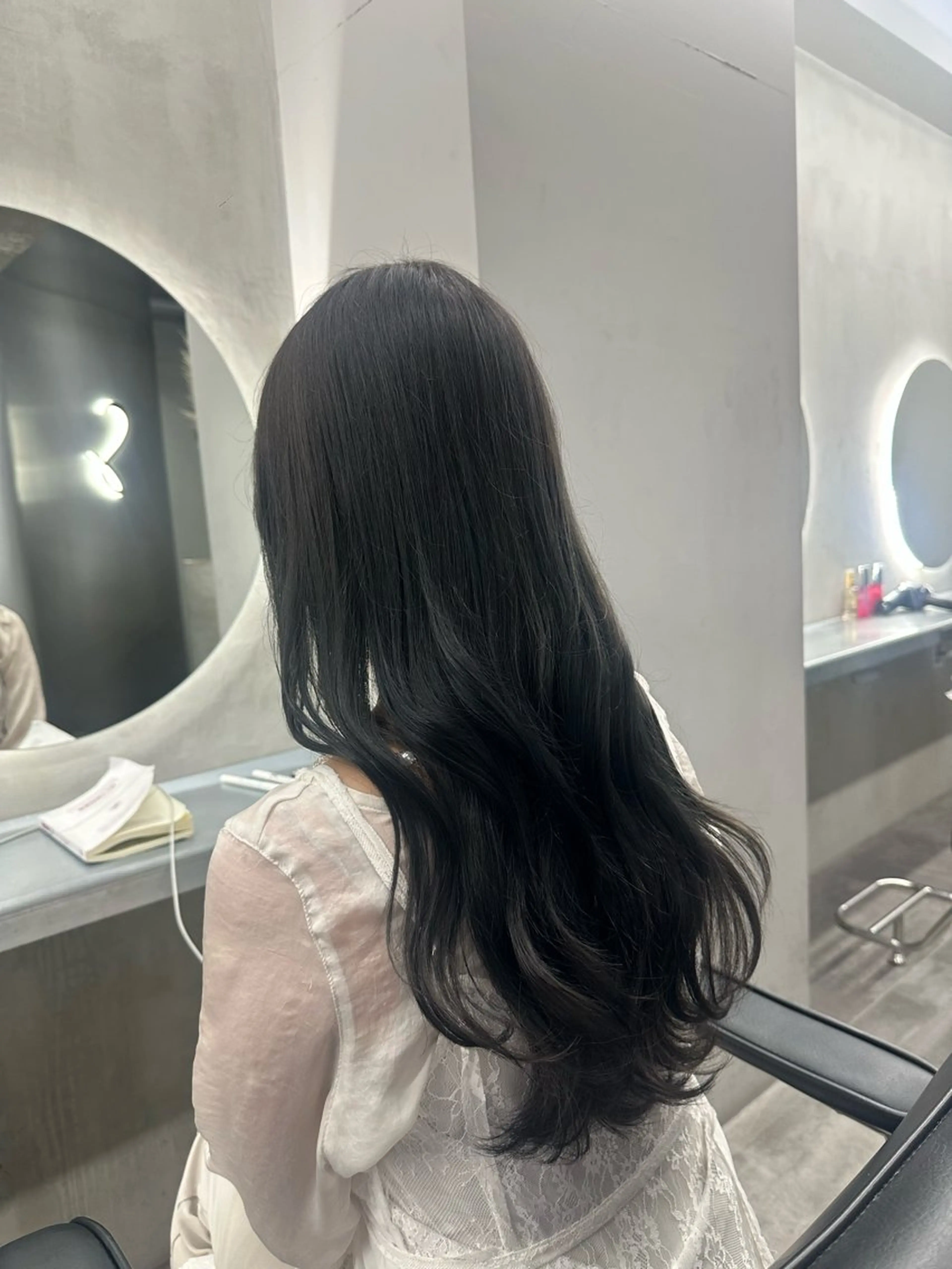 ロング カラー 透明感カラー グレージュ/あいのヘアスタイル