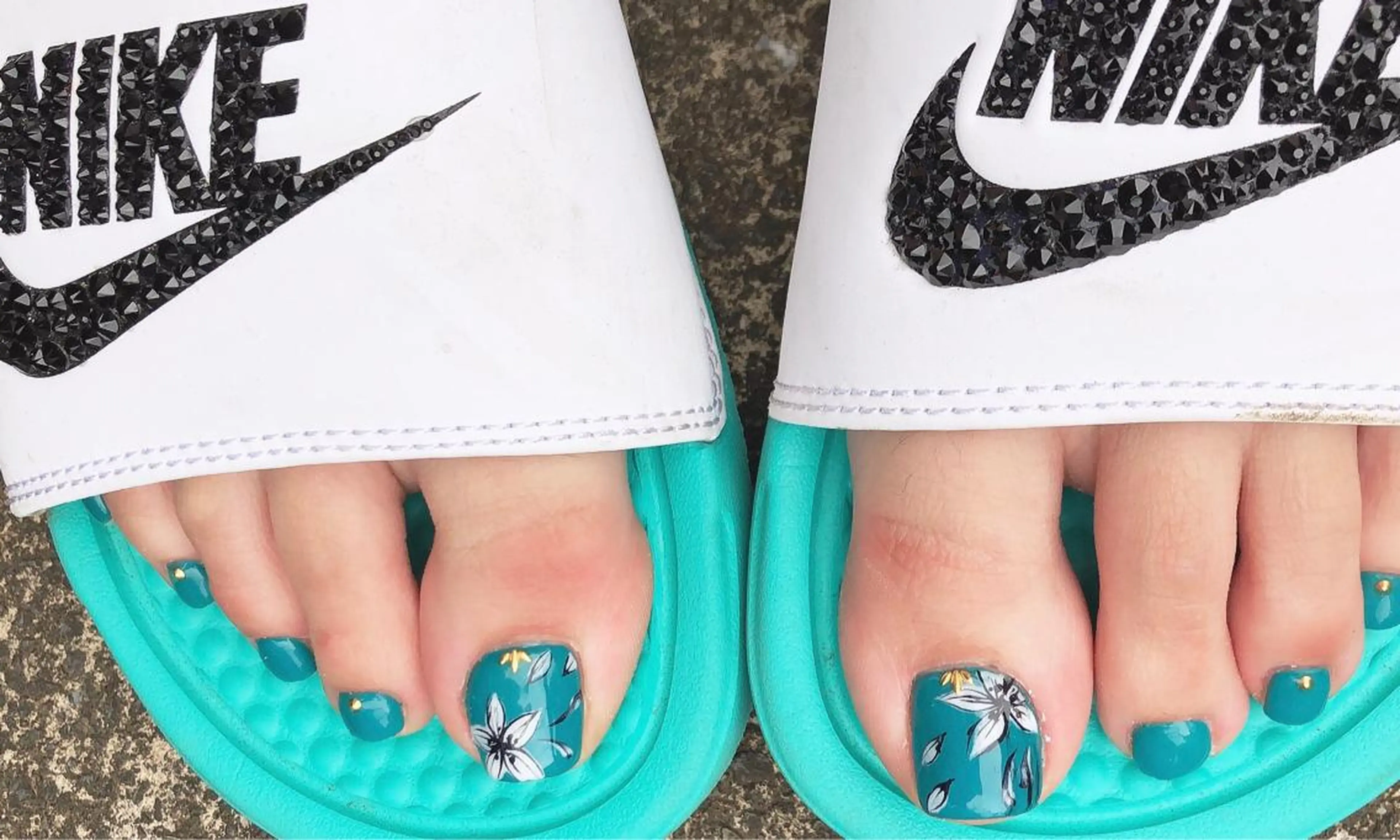 ネイル フットネイル しば まなみのネイルデザイン