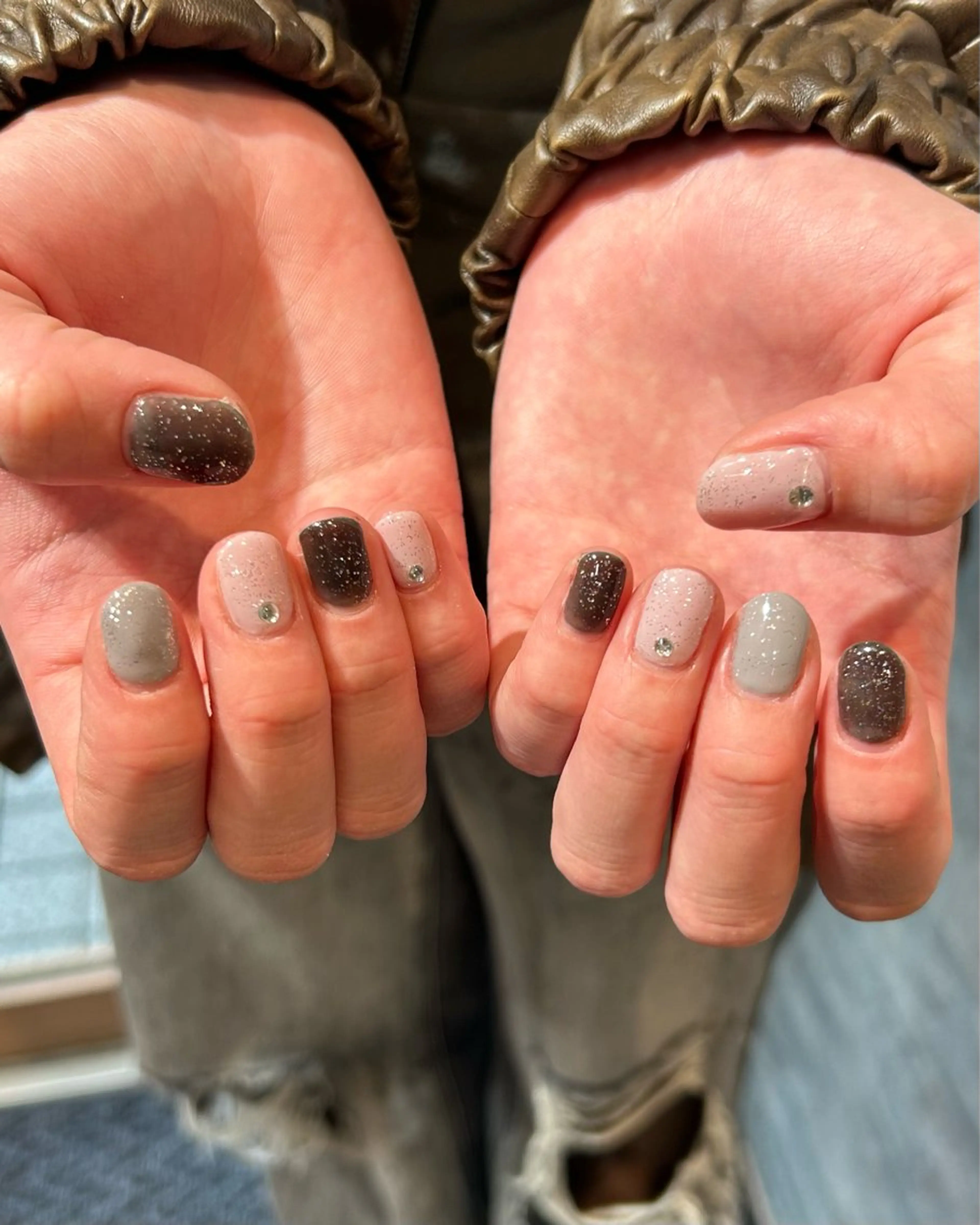 ネイル ピンク ホワイト レイヤー/手書きネイ ルCOCORO 🎀のネイルデザイン