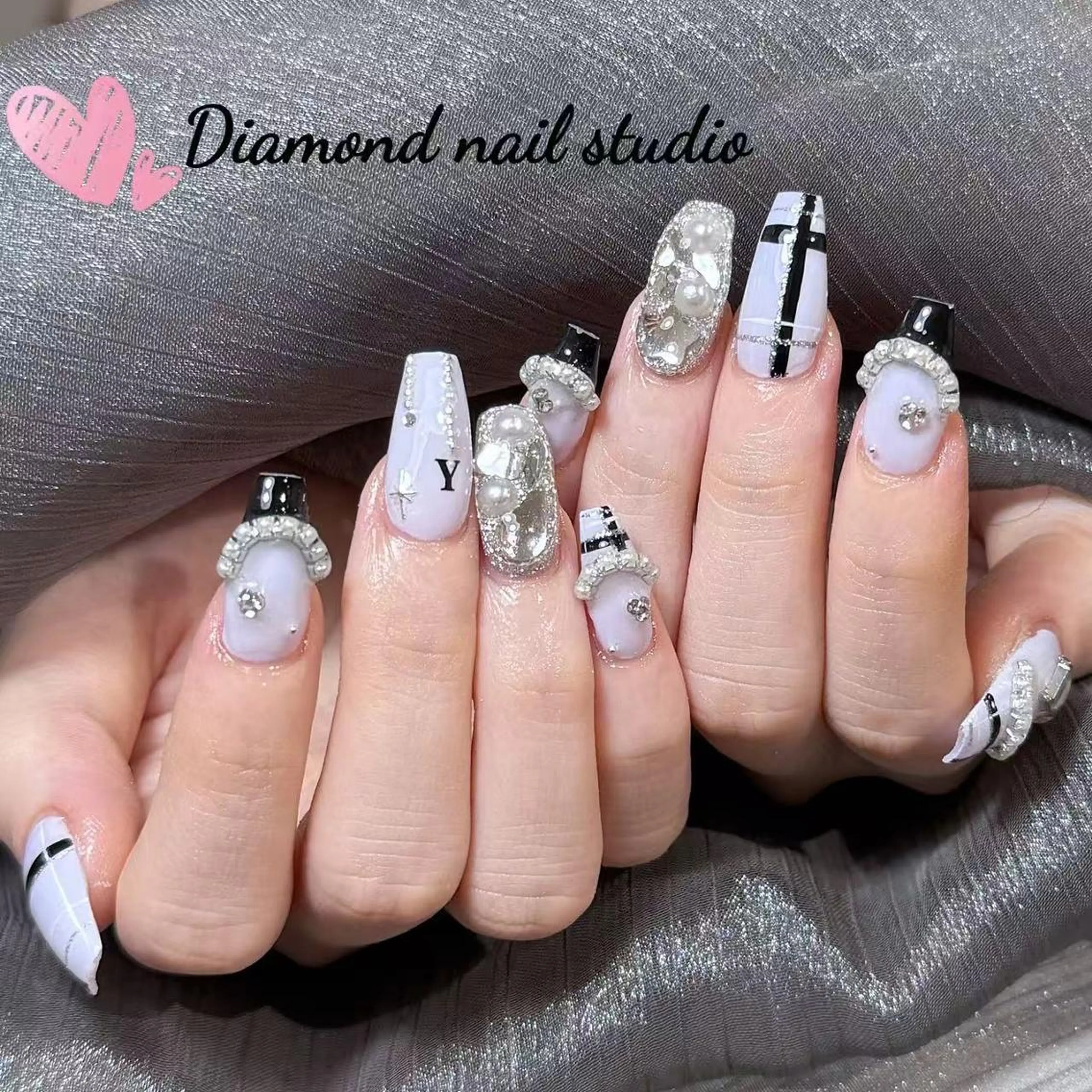 ネイル アートネイル オーロラネイル ガーリー キラキラネイル マグネットネイル ハンドネイル DIAMOND 💅のネイルデザイン