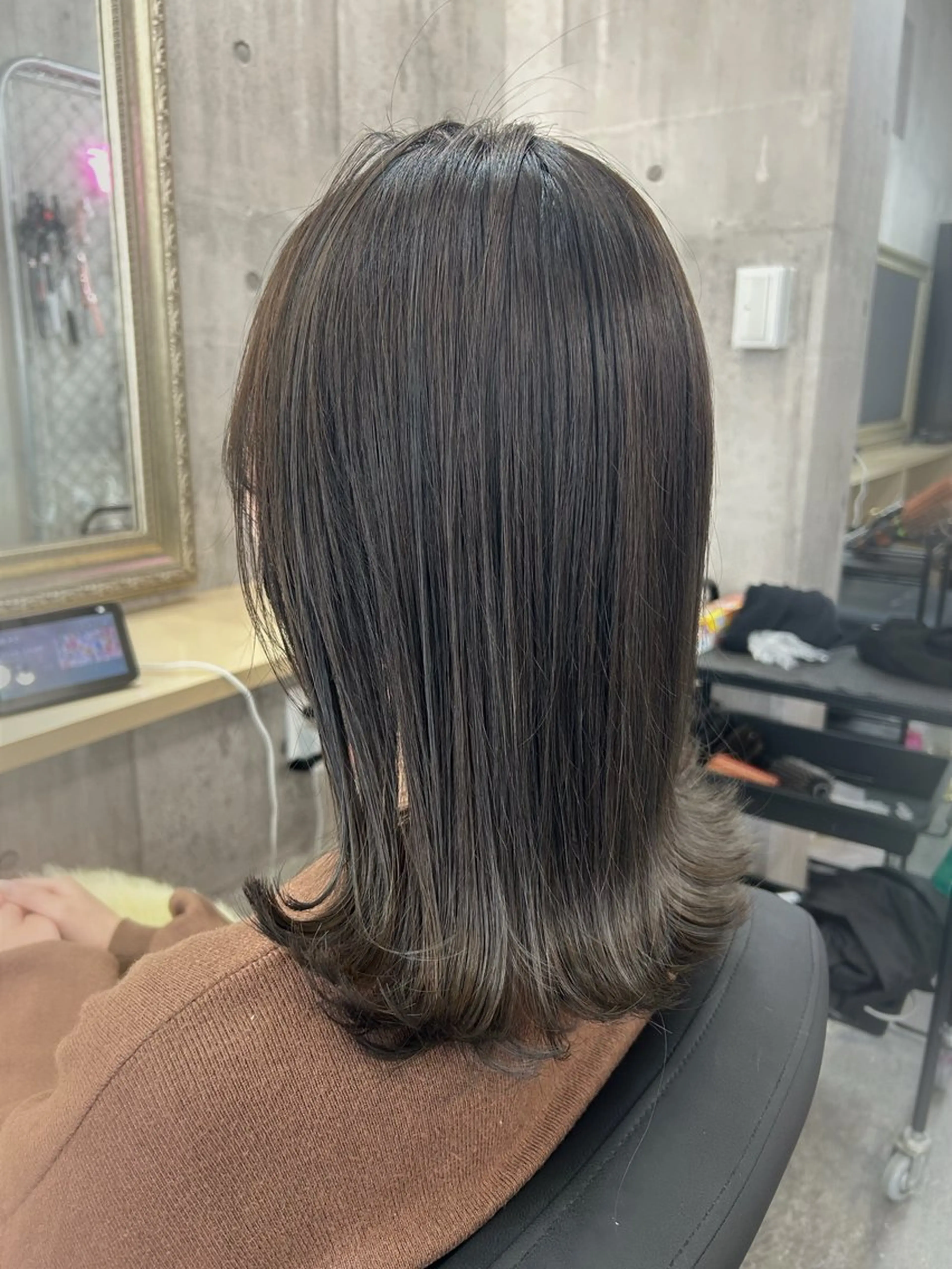 セミロング カット ヘアカラー トリートメント sunnyside大名所属・sunny side 大名　りょう👸🏼のヘアスタイル