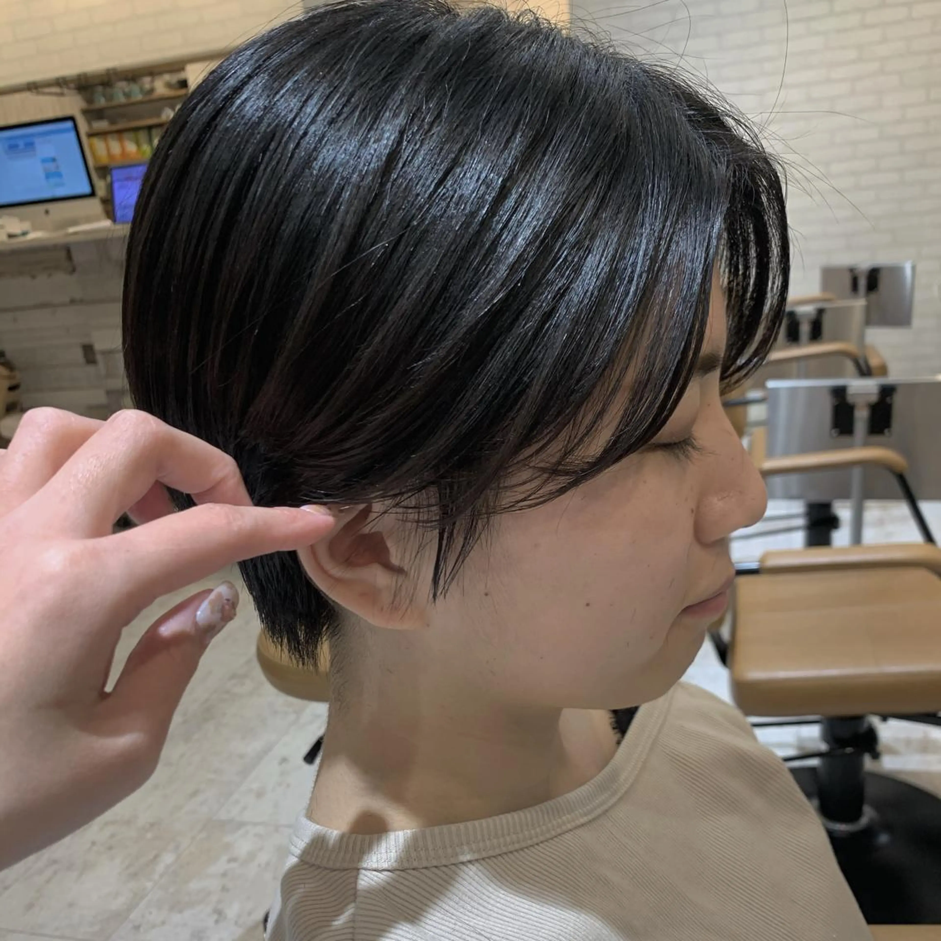 ショート カラー ヤマダ サクラのヘアスタイル