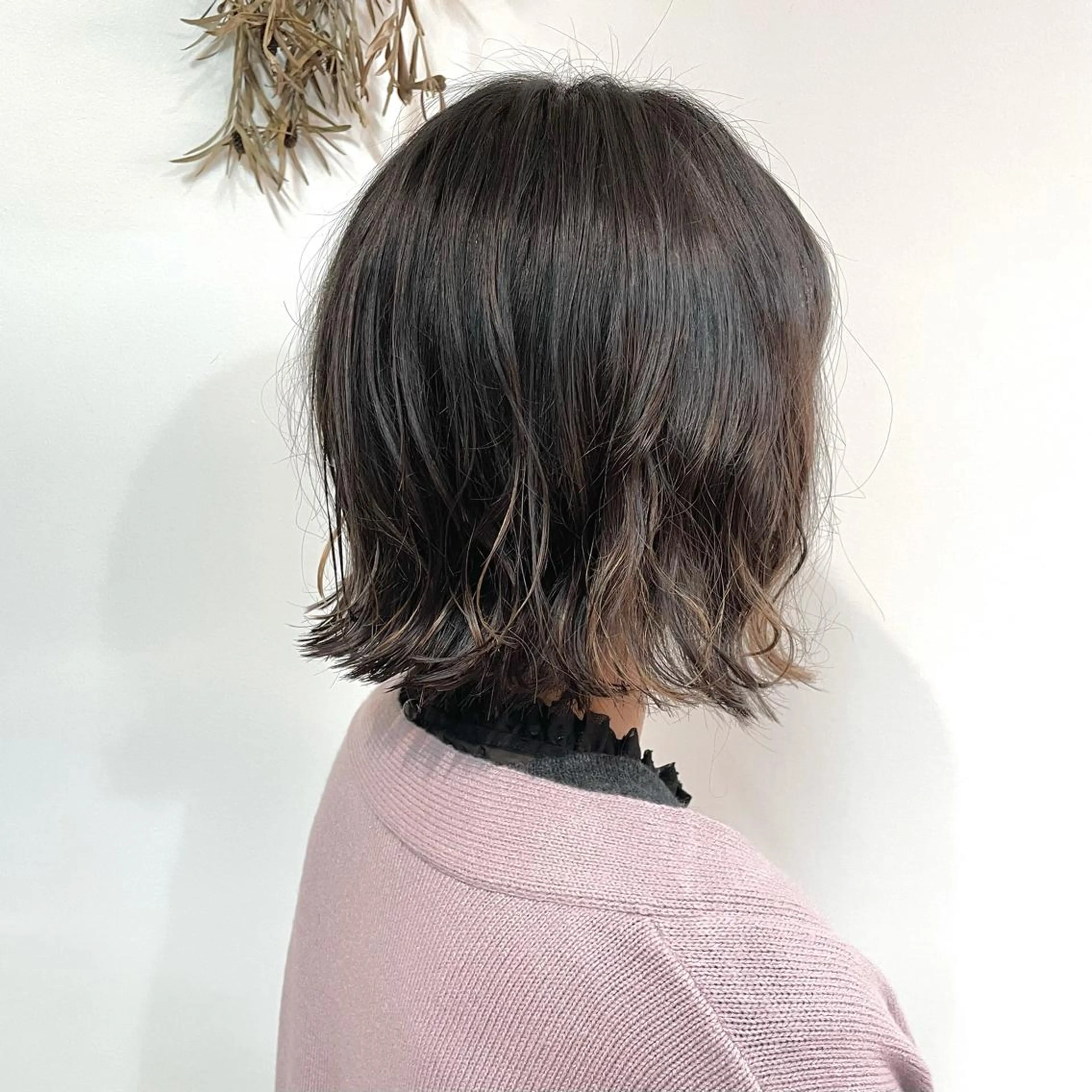 ショート パーマ ボブ ハイライト 外ハネヘア 鈴木 美穂のヘアスタイル