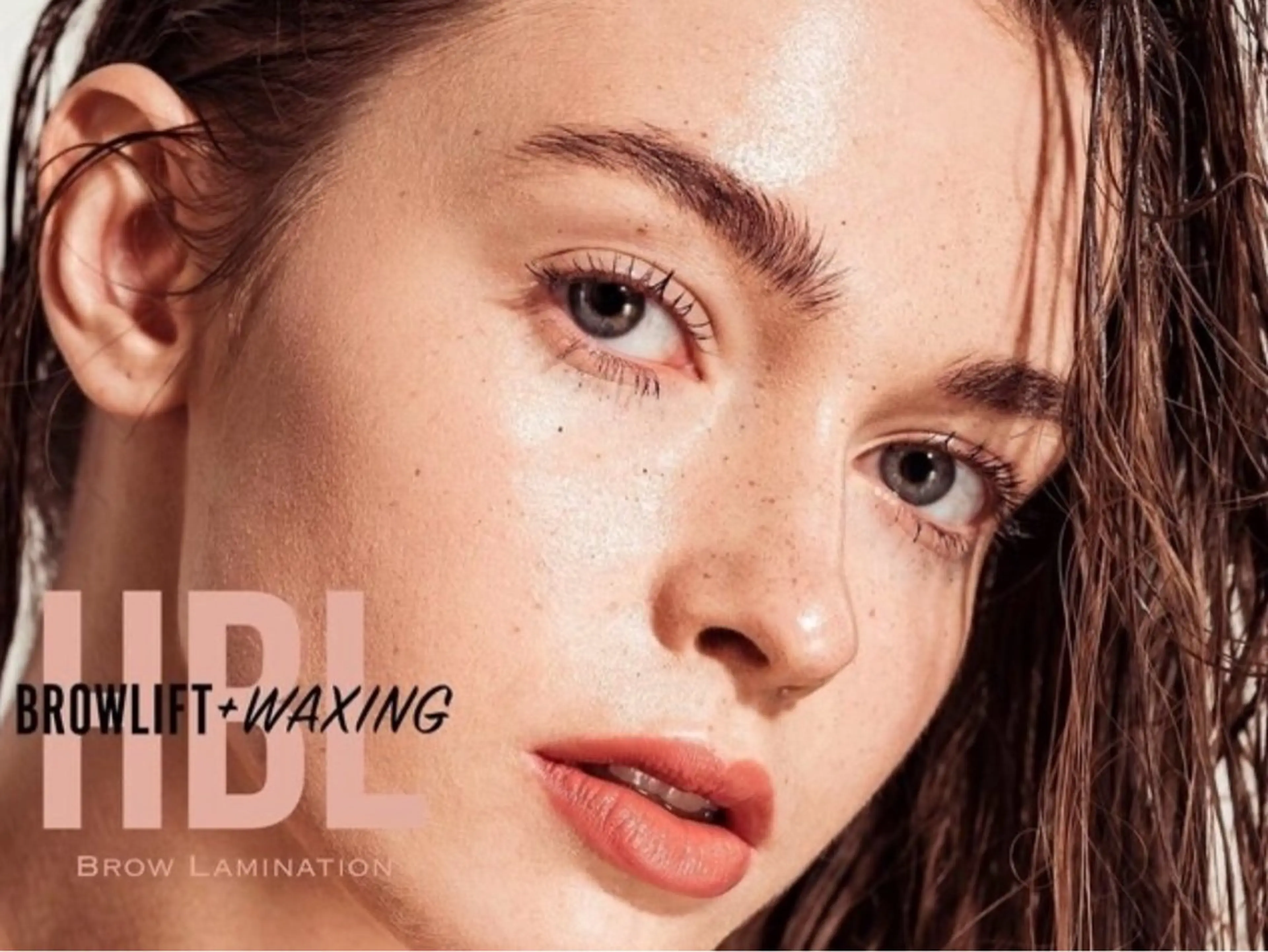 ハリウッドブロウリフト（眉パーマ＋Wax脱毛）　★再来様指名料別途＋550円の写真