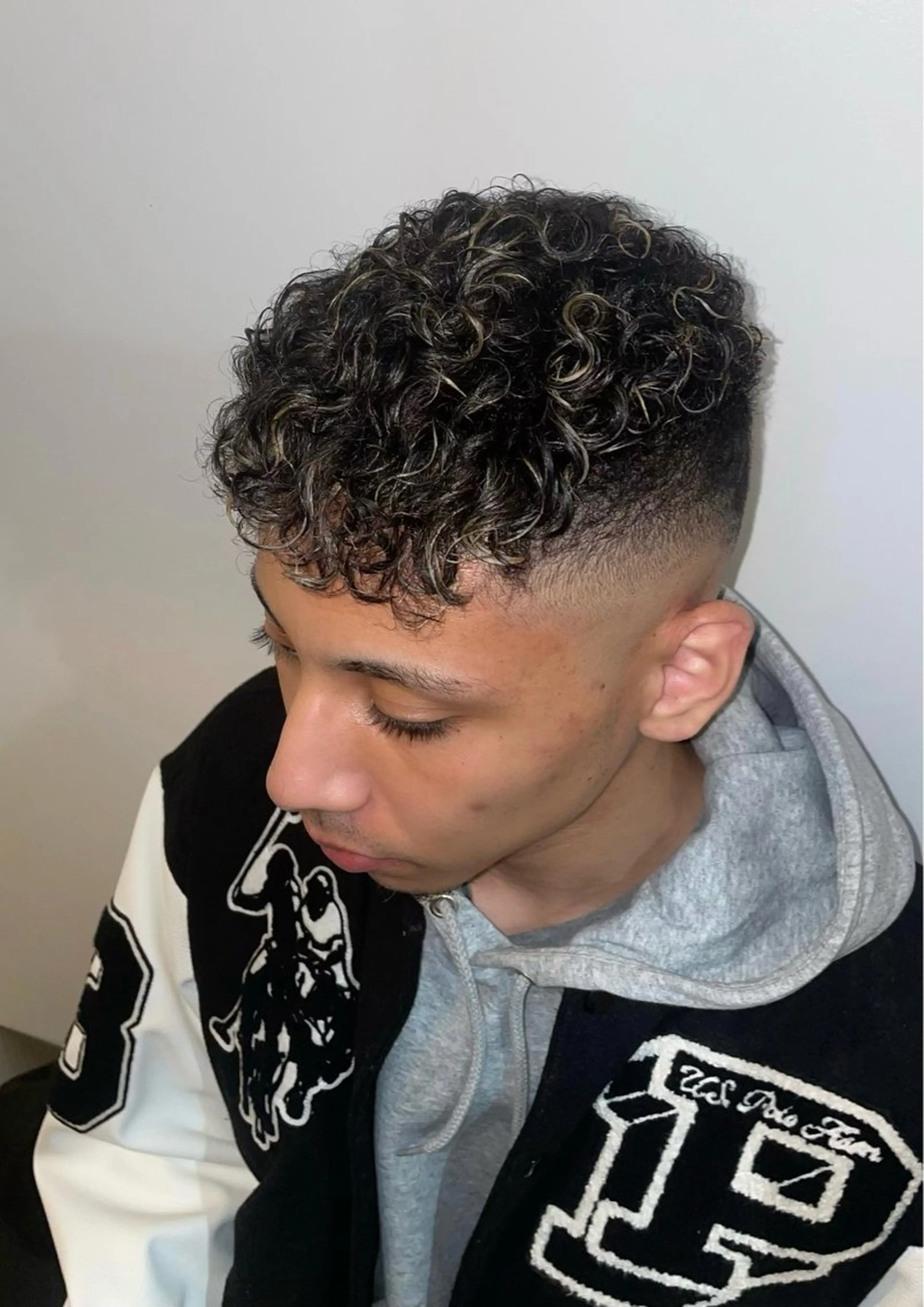 メンズ フェードカット メンズハイライト メンズパーマ エクステ/ダブル カラー/LISAのヘアスタイル