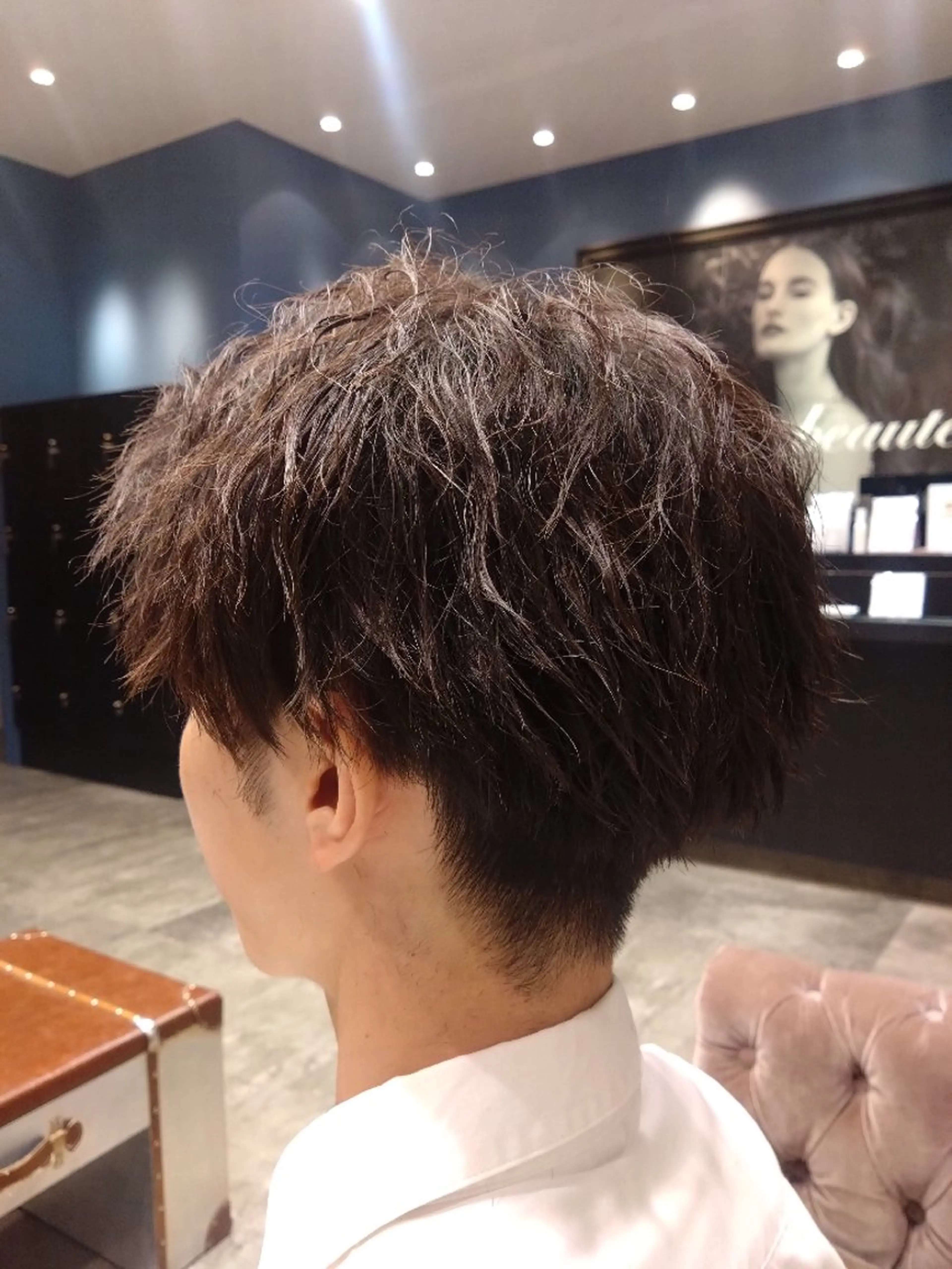 ショート ショートヘア 婦中／メンズ/パーマ カラー/縮毛/波巻きのヘアスタイル