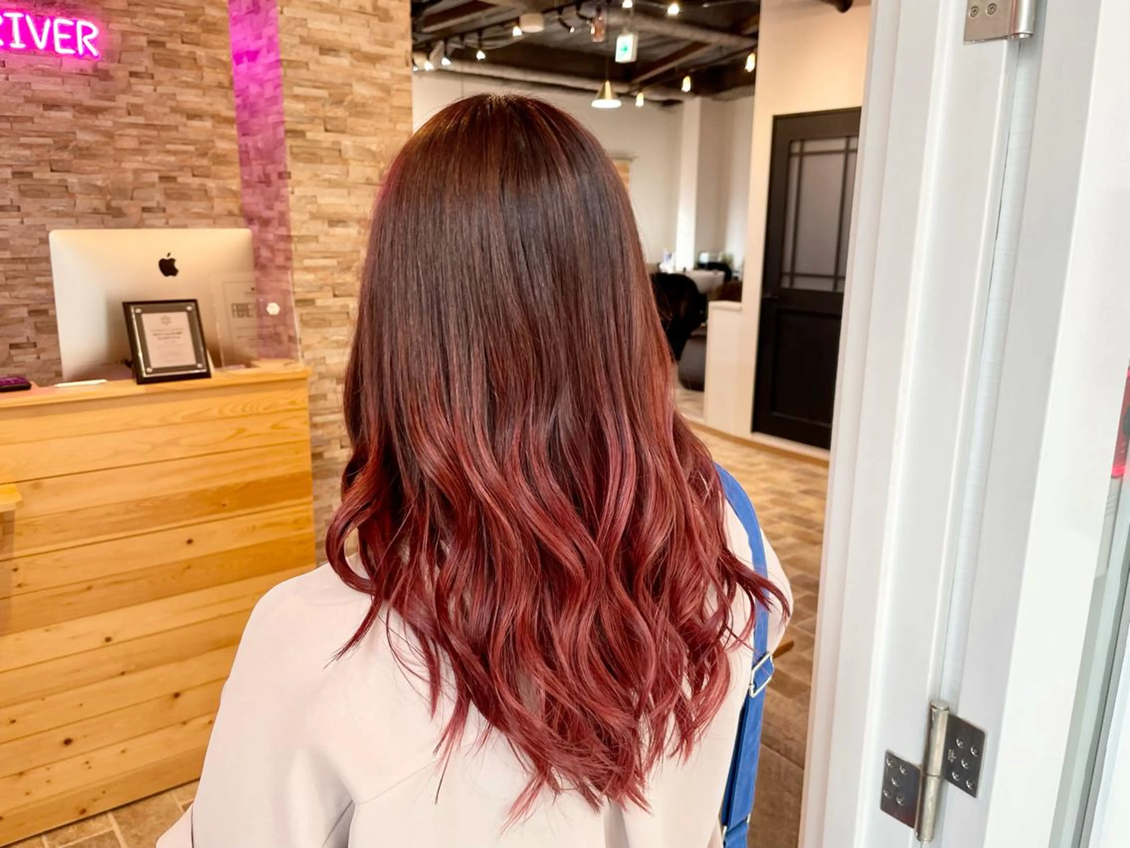 セミロング SALOWIN心斎橋Suite店所属・洗っても取れない 髪質改善|OJIROのヘアスタイル