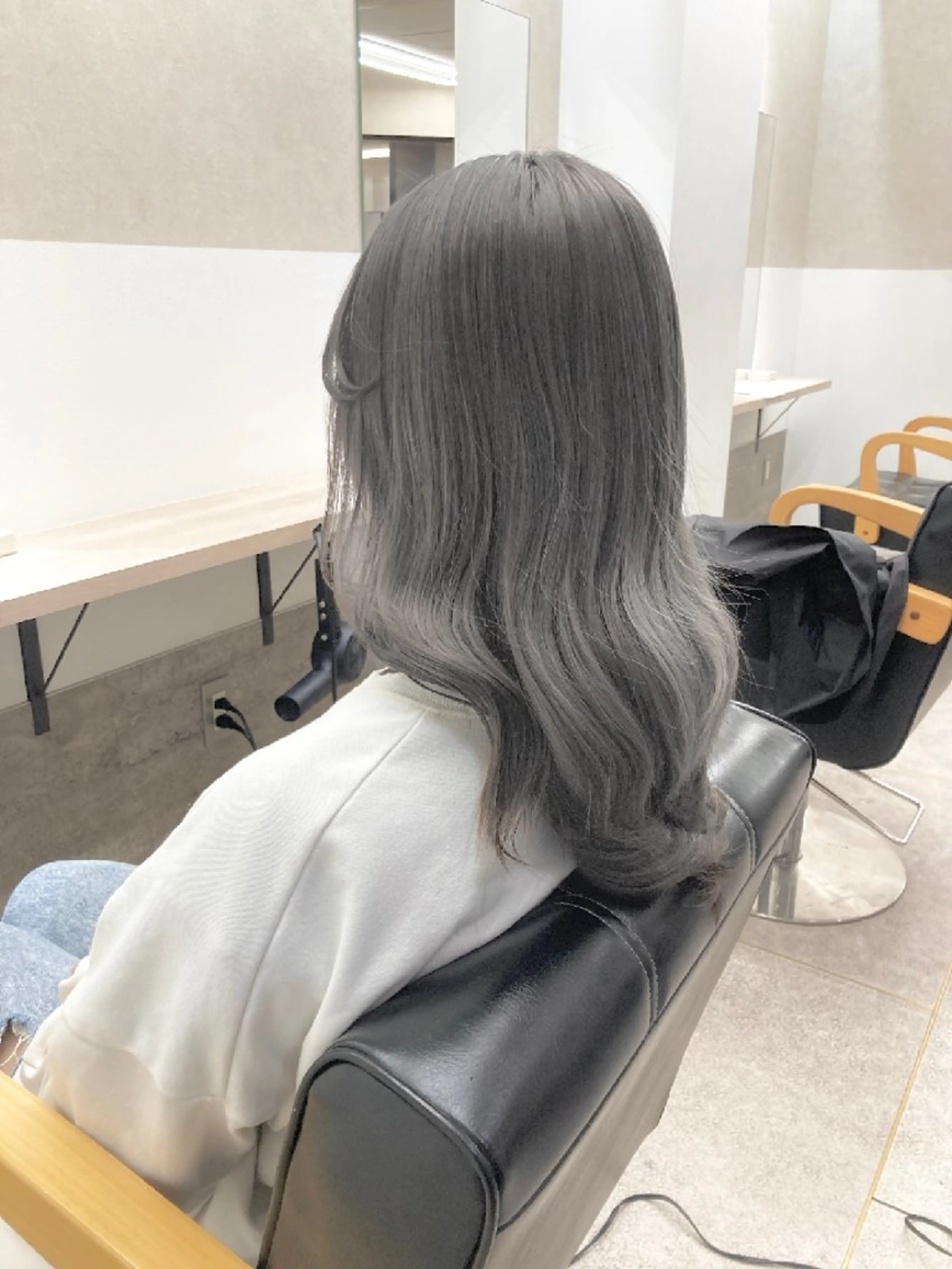 セミロング カラー カット ヘアカラー たつや/ハイトーン/ バレイヤージュ/寒色のヘアスタイル