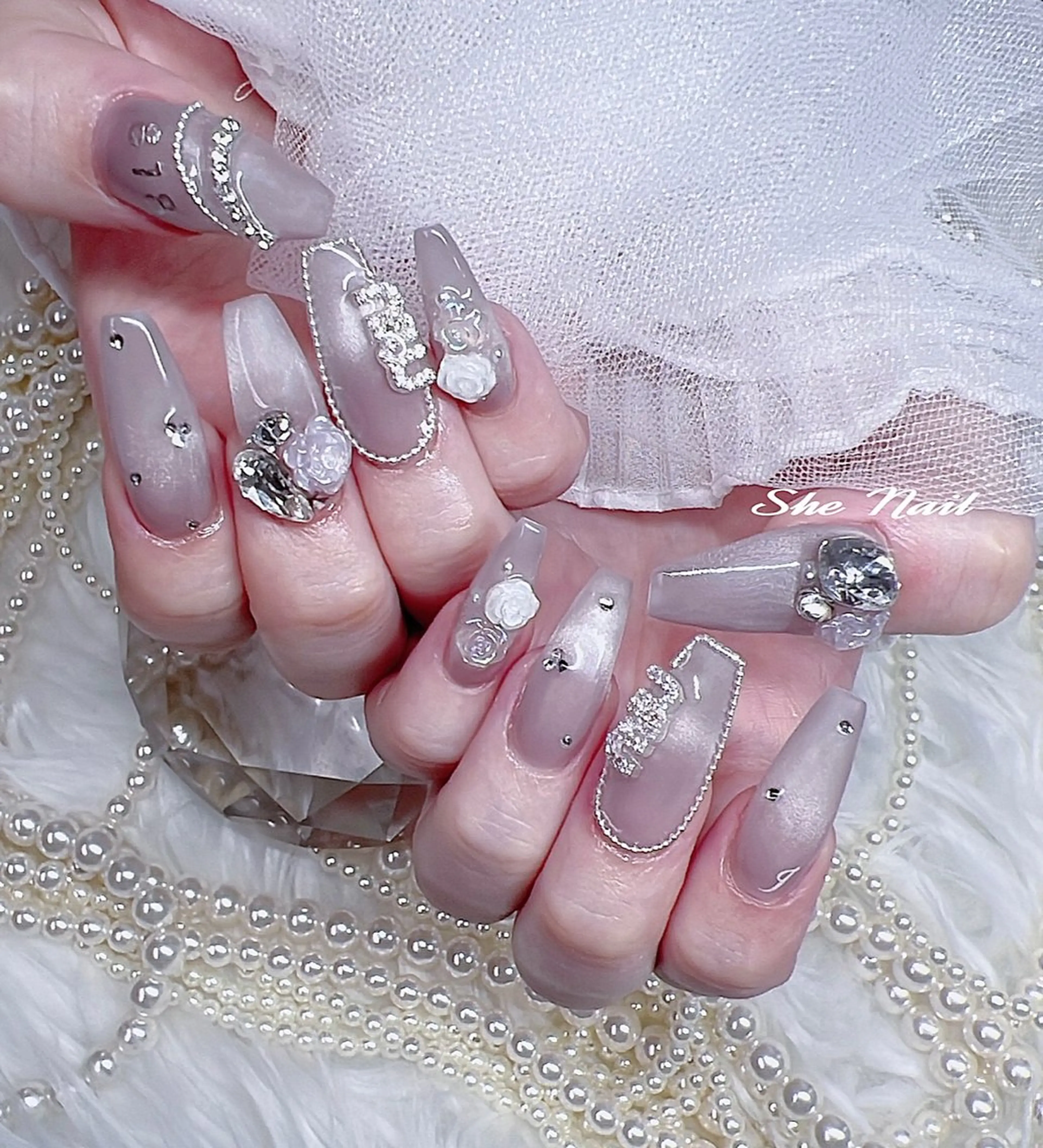 ネイル チークネイル 長さ出し フレンチネイル ガラスフレンチ キラキラネイル ハンドネイル She   Nail所属・ISA_ BELLAのネイルデザイン