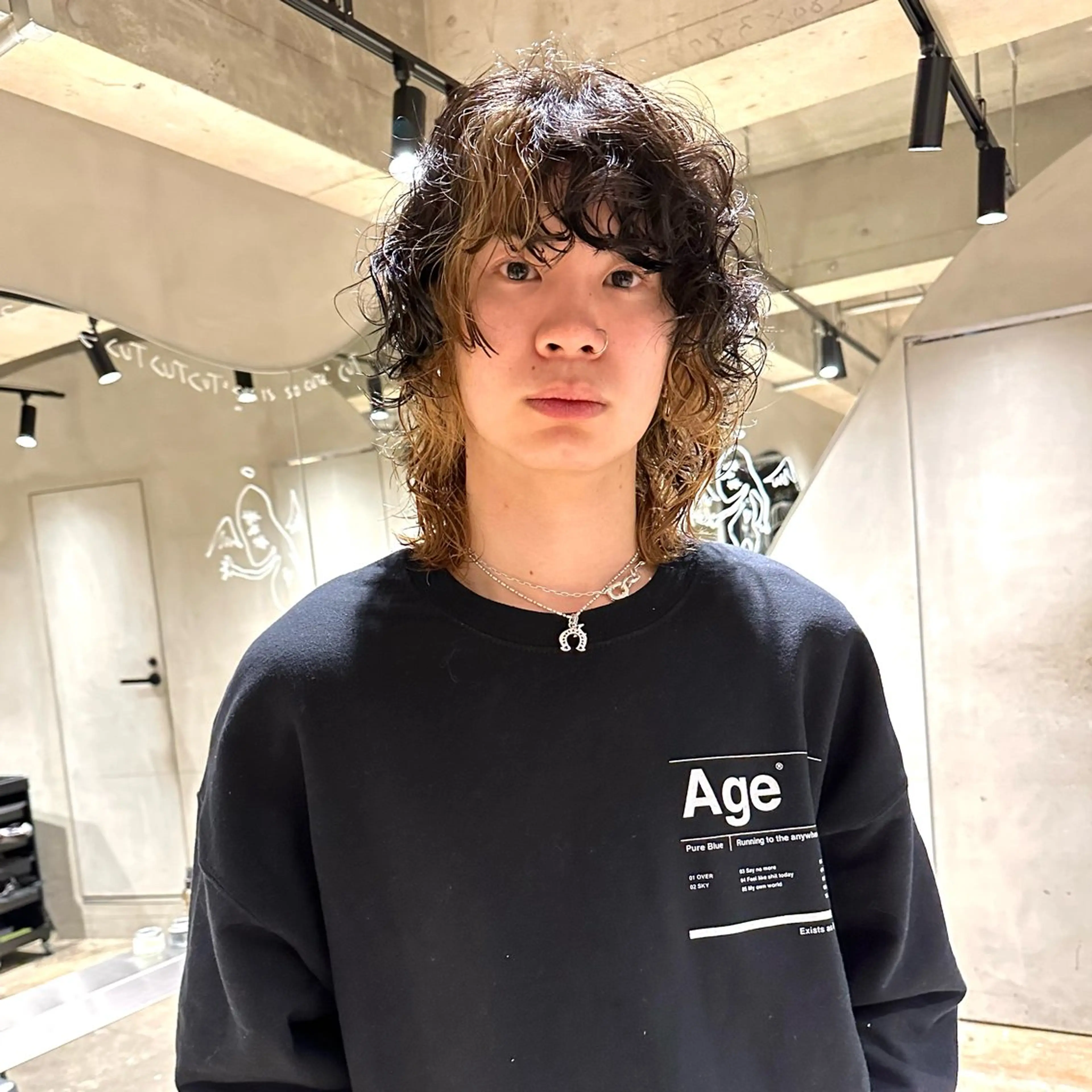 ミディアム パーマ メンズ ミディアムパーマ メンズブリーチ メンズパーマ メンズウルフカット ウルフカット カット パーマ 🌈圧倒的デザイン パーマ　関和希のヘアスタイル