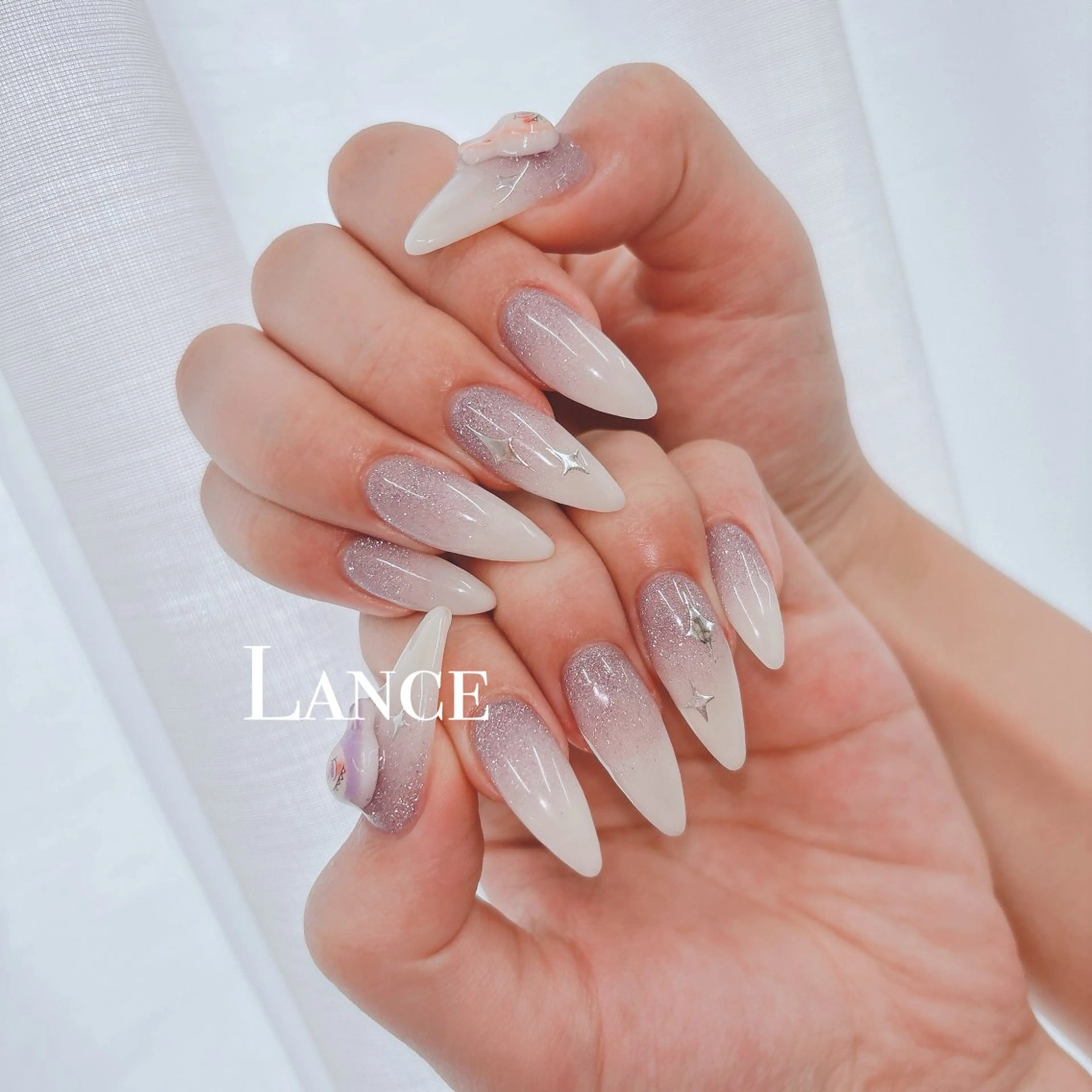 ネイル オーロラネイル ブルー フットネイル 氷ネイル・うるうるネイル キラキラネイル ハンドネイル Lance nailのネイルデザイン