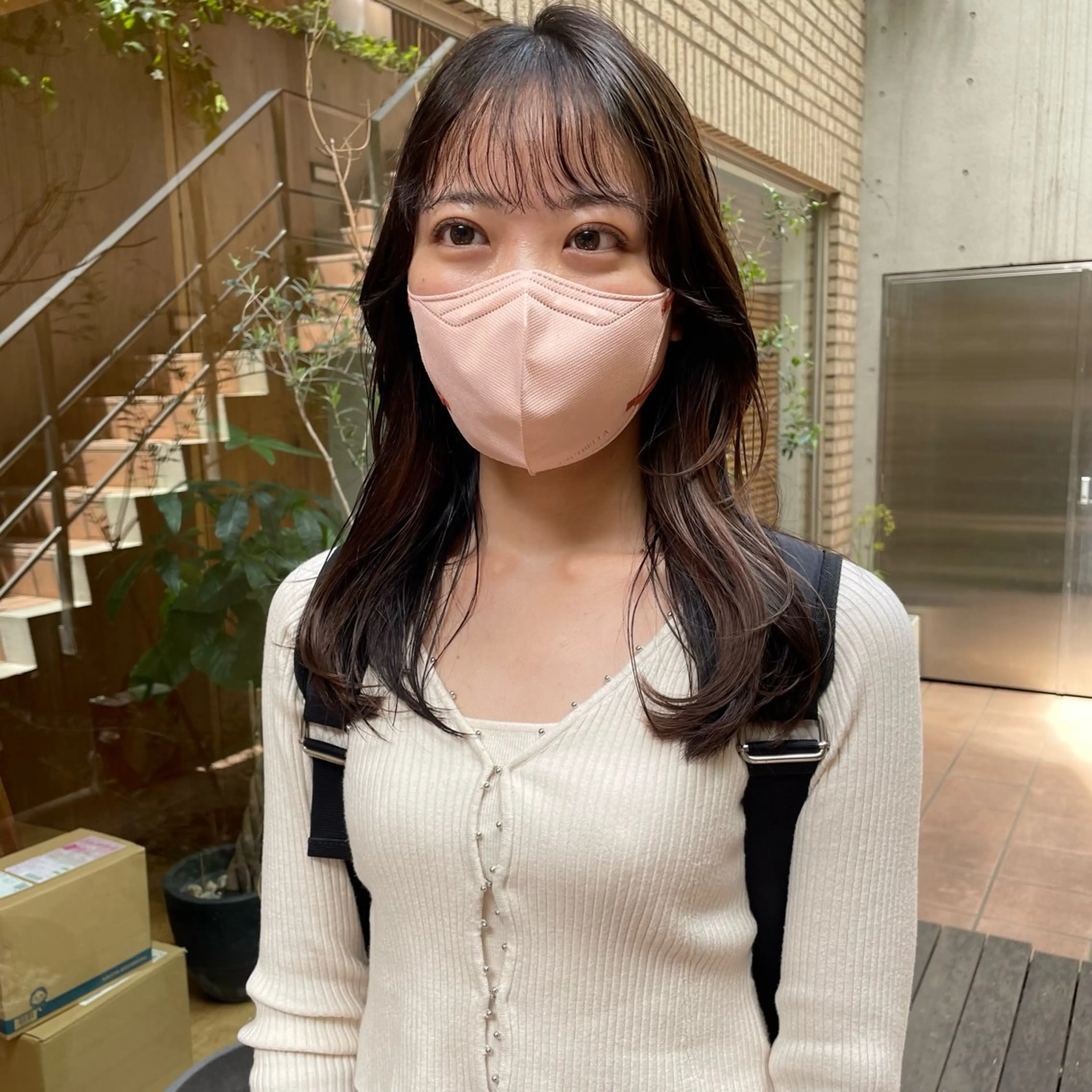 ミディアム カット 大橋 芽衣のヘアスタイル