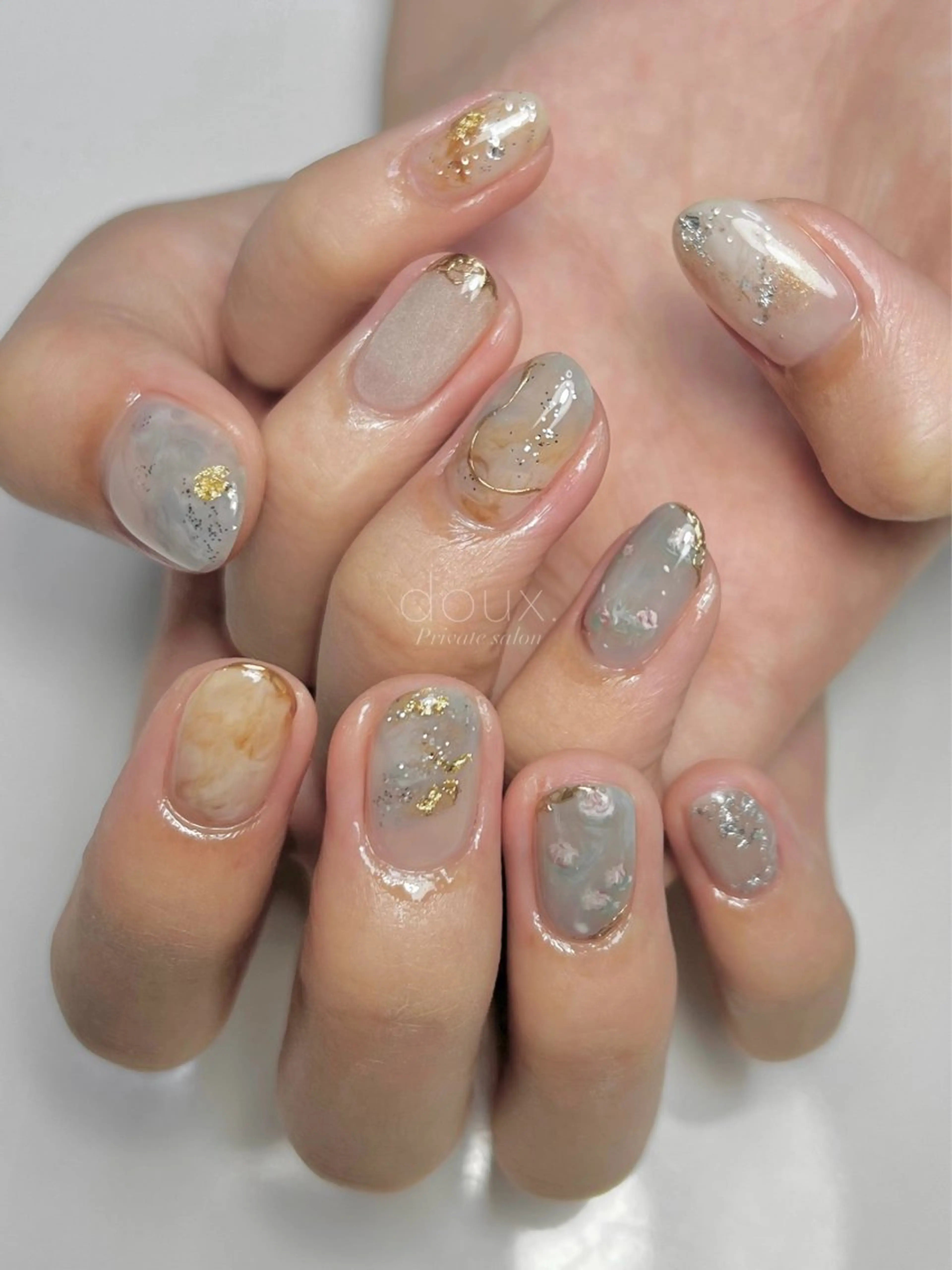 ネイル マグネットネイル ミラーネイル ニュアンスネイル ハンドネイル doux. nailのネイルデザイン