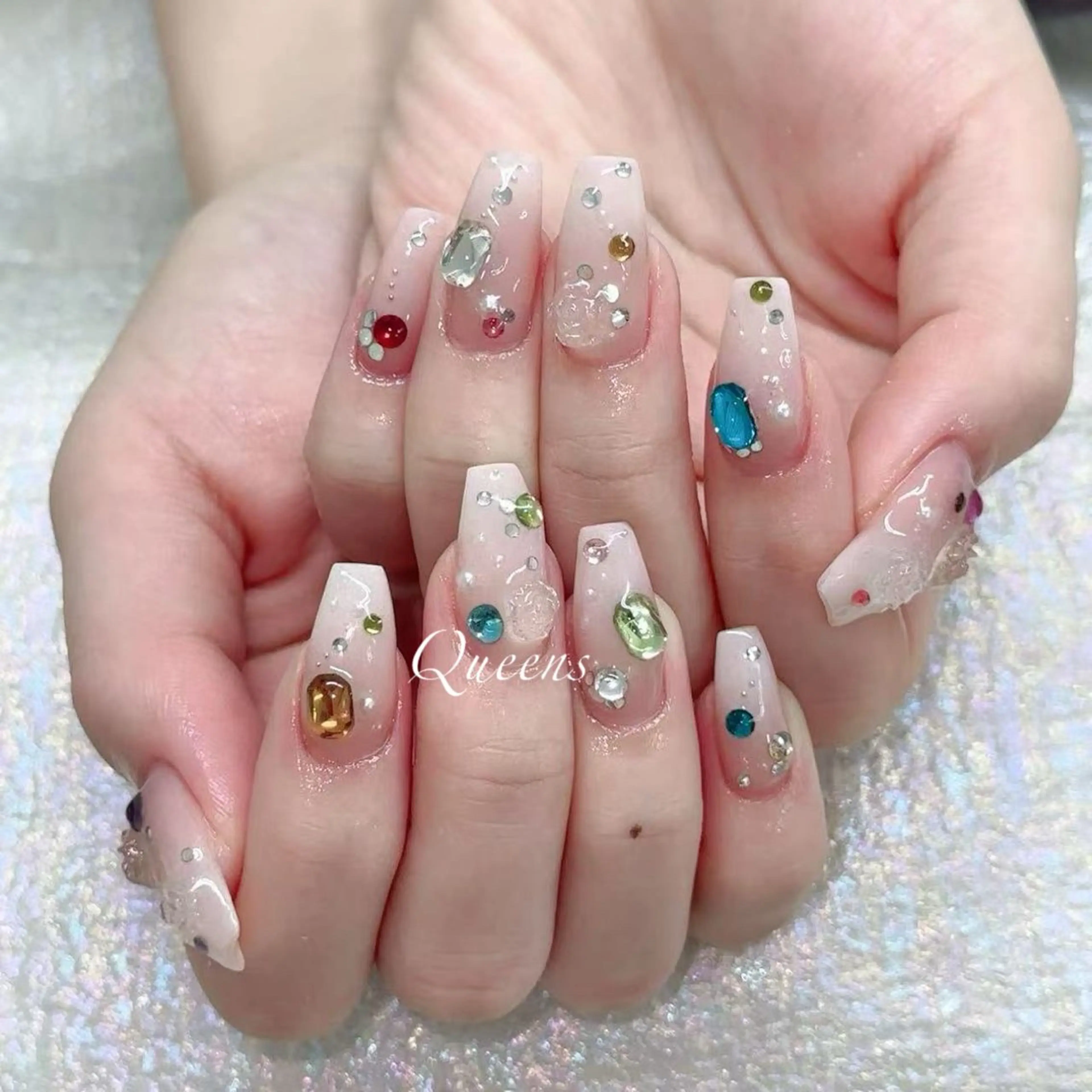 ネイル ハンドネイル Queens 榊 まおのネイルデザイン