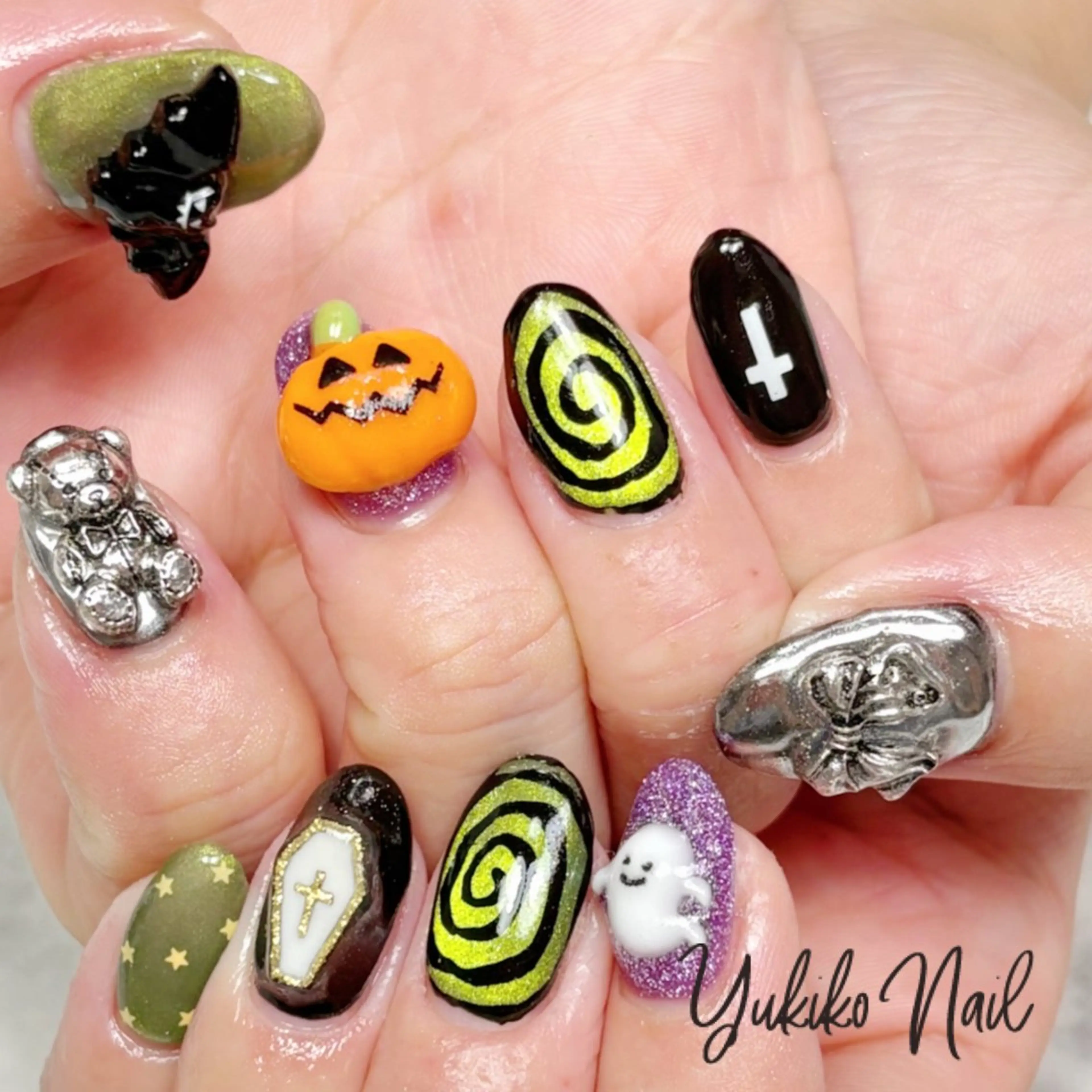 ネイル フラッシュネイル ハロウィン キラキラネイル 持ち込み ハンドネイル ユキコ ネイルのネイルデザイン