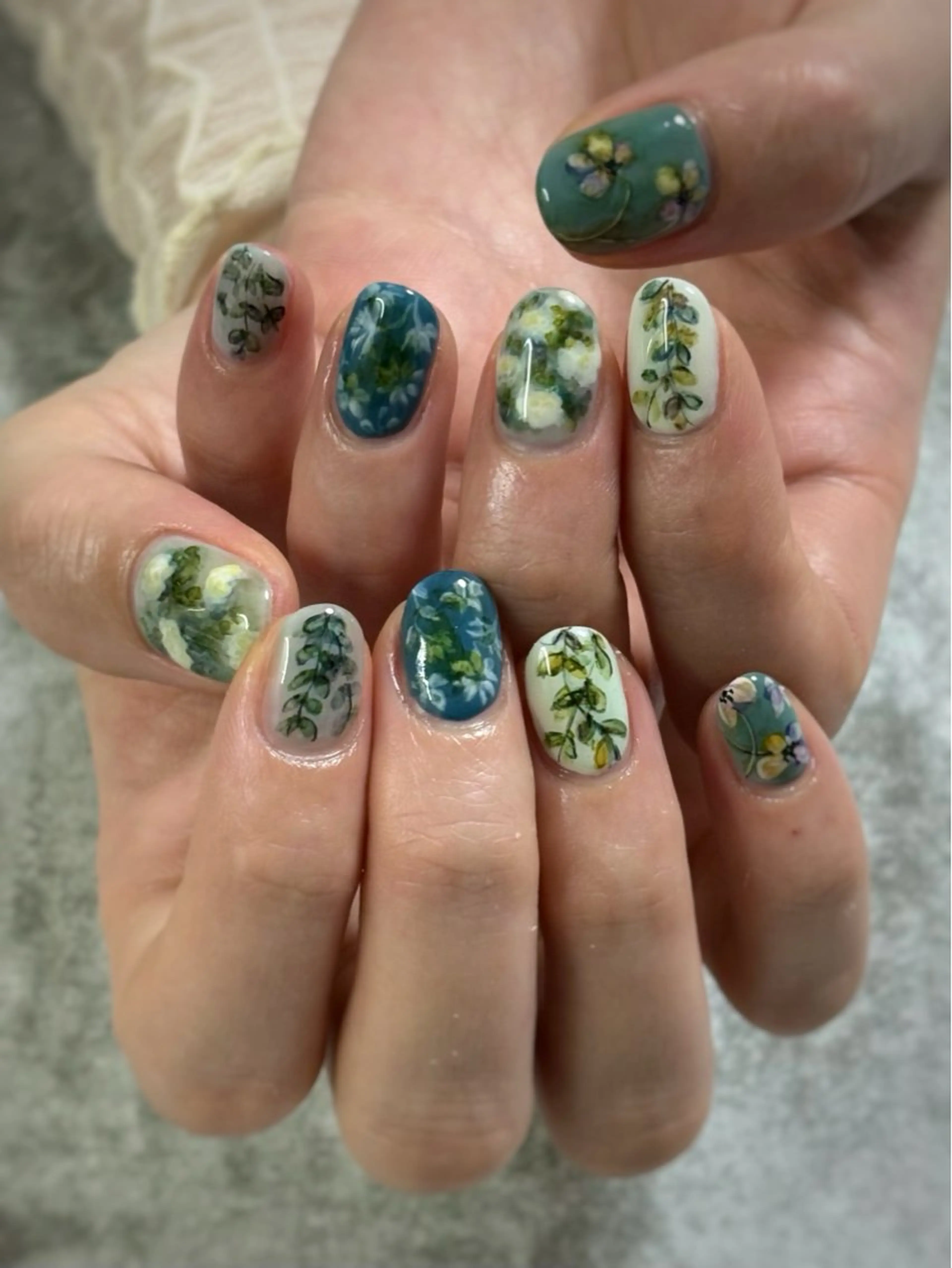 ネイル ハンドネイル FIORITURA Maikoのネイルデザイン