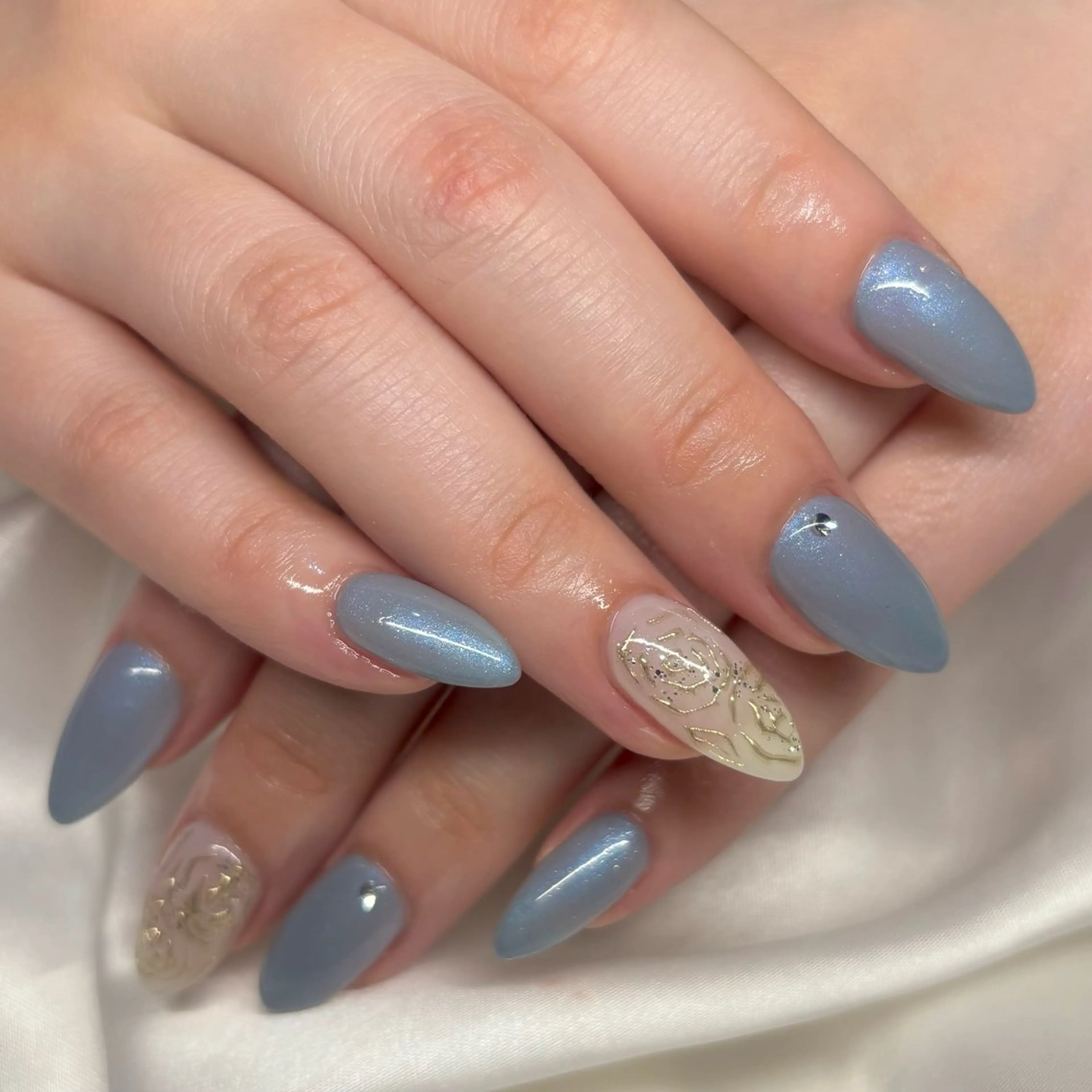 ネイル ハンドネイル . 未來のネイルデザイン