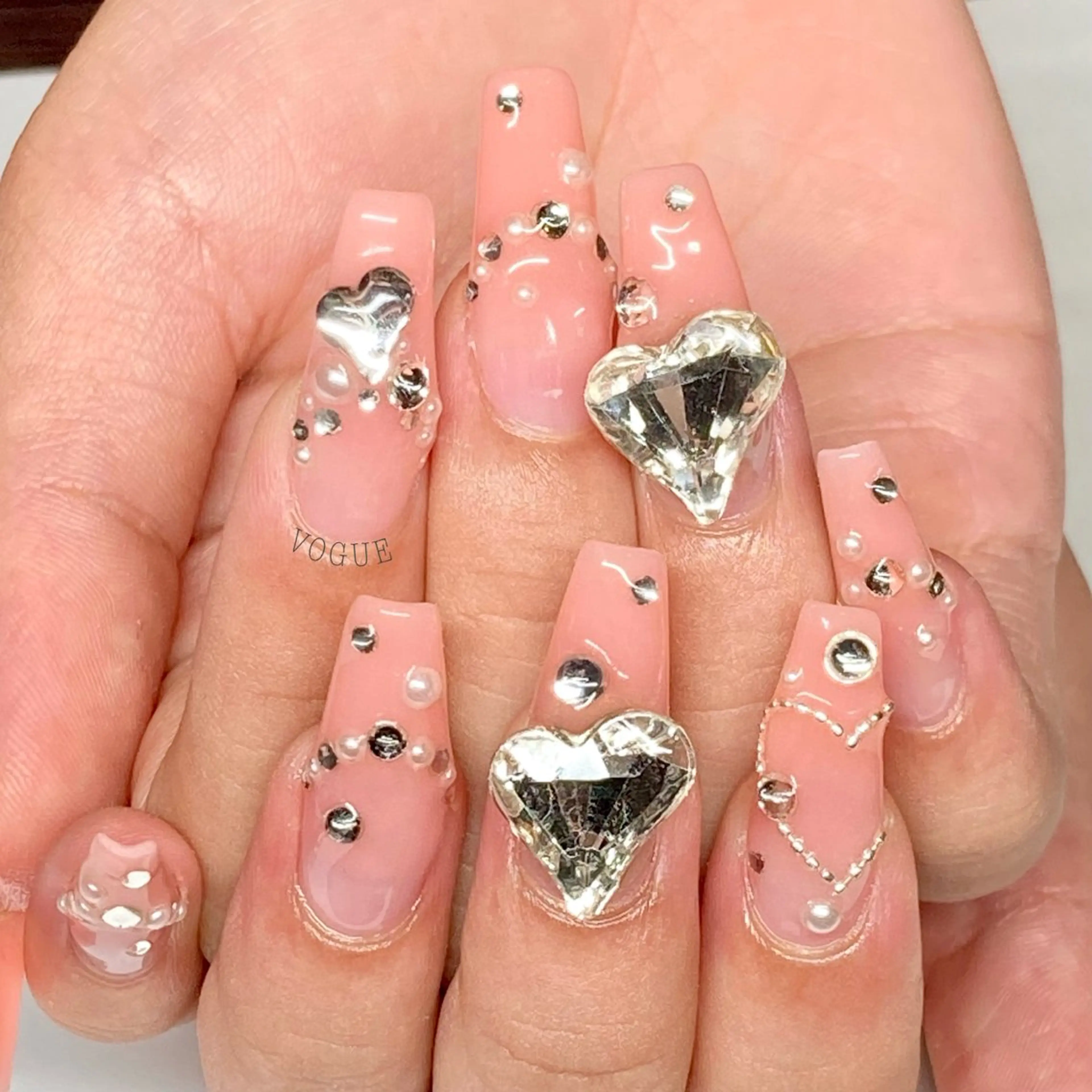 ネイル ハンドネイル VOGUE ×SWANのネイルデザイン