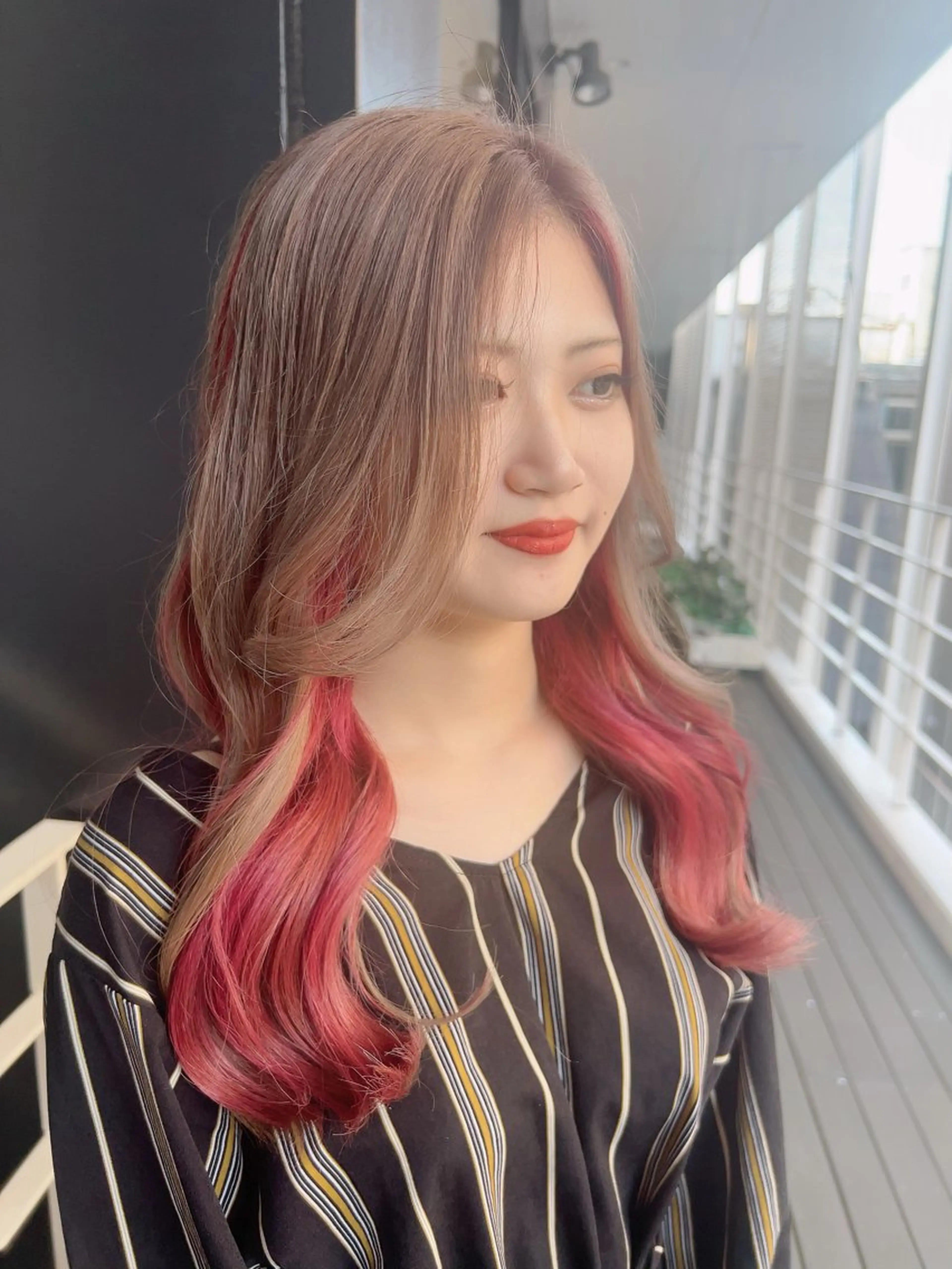 ロング ヘアカラー 🦋髪質改善🦋 眞井琴美のヘアスタイル