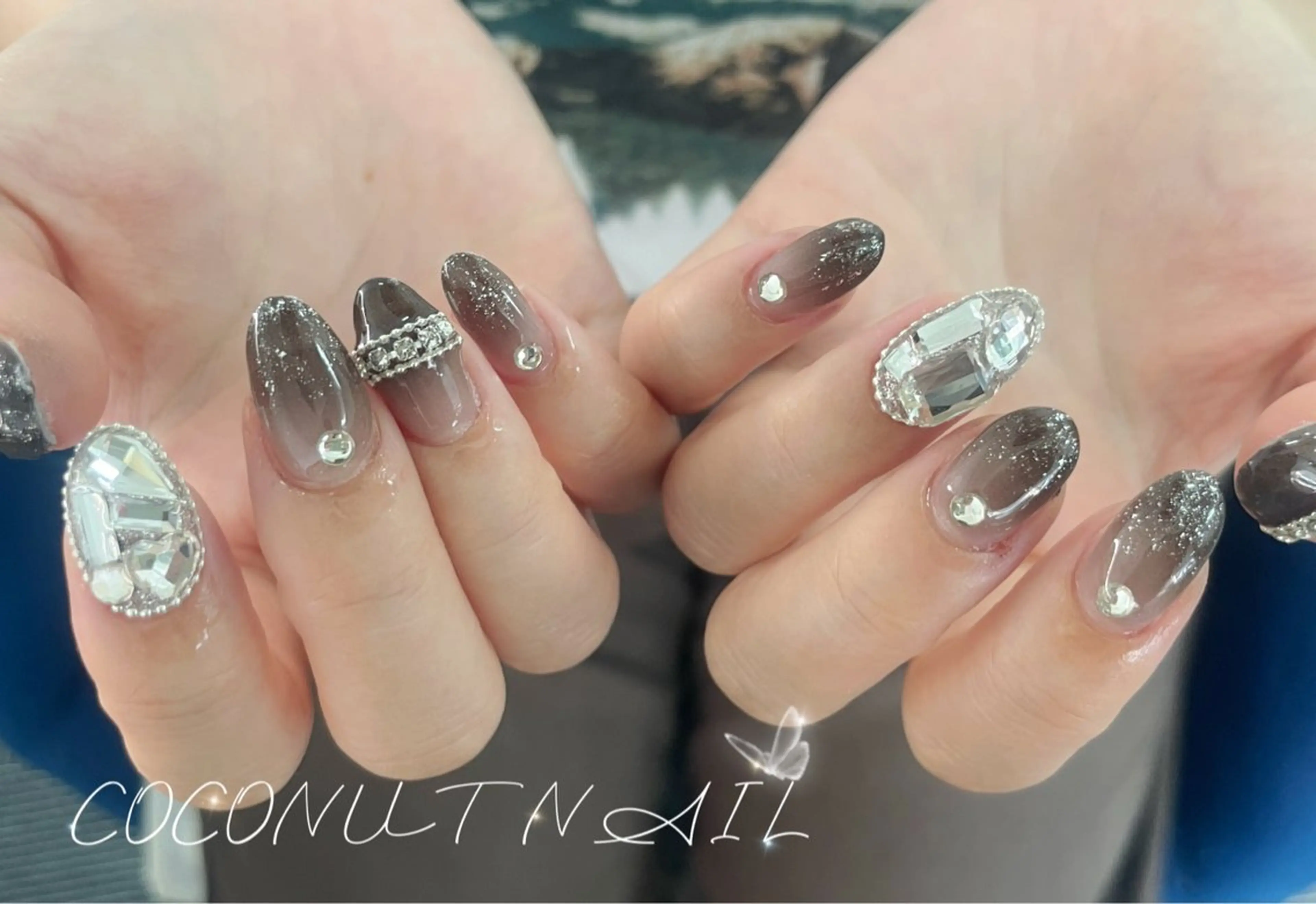 ネイル べっ甲ネイル フレンチネイル キラキラネイル ラメ(グリッター) マグネットネイル ハンドネイル 神田 ココナッツのネイルデザイン
