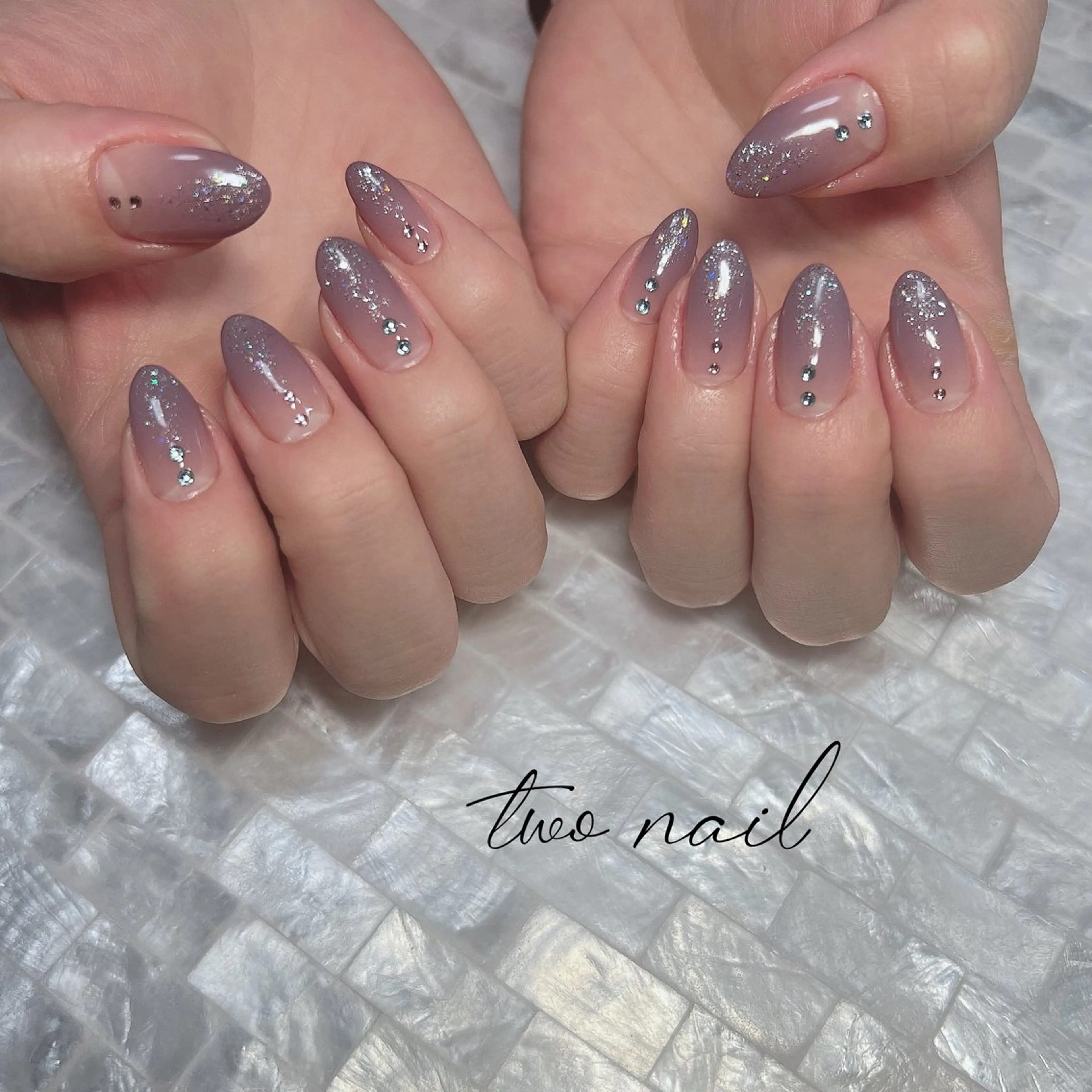 ネイル ネイルチップ ホワイト ハンドネイル two nailのネイルデザイン