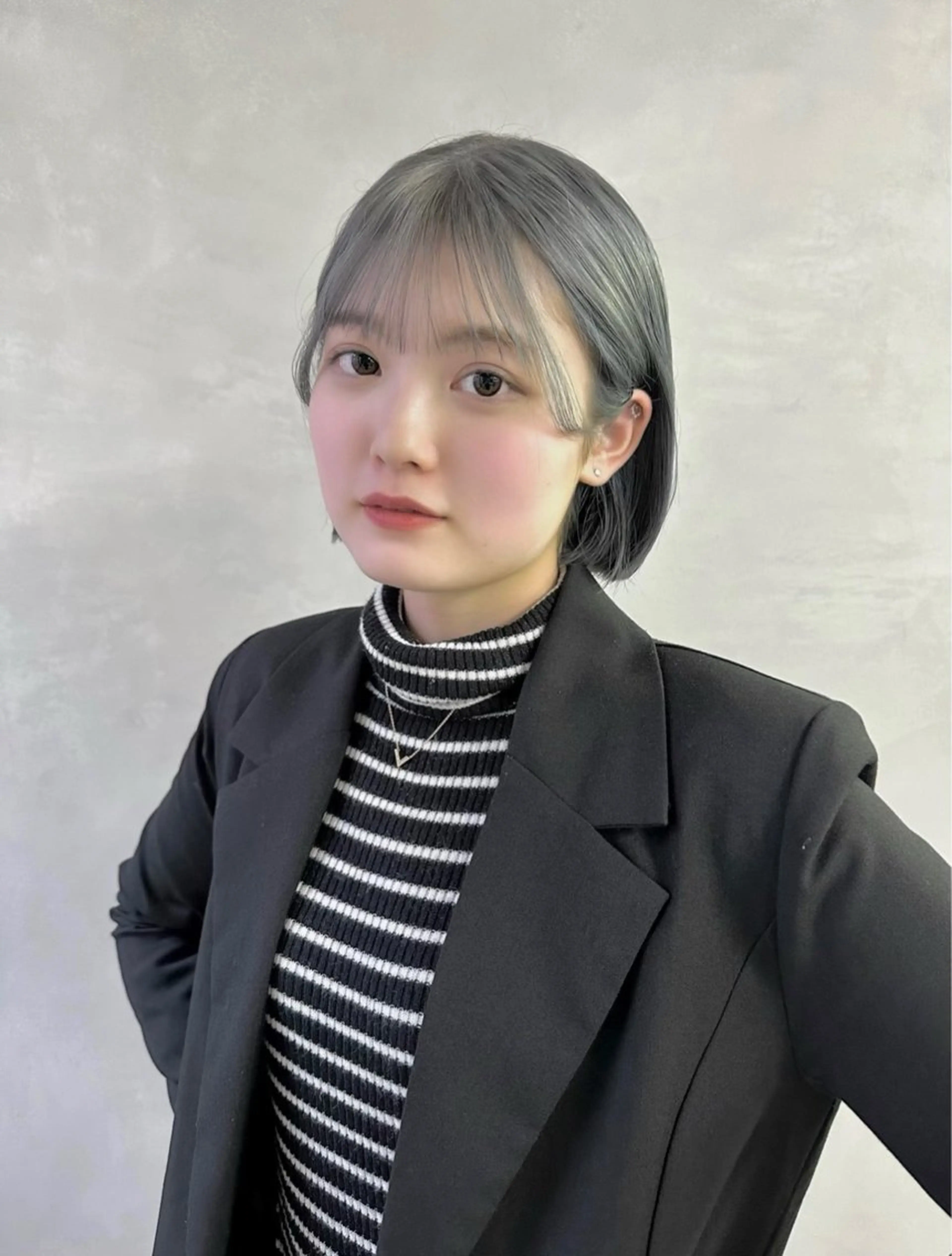 ミディアム カラー ブリーチ シルバー ボブ カット ヘアカラー トリートメント ハイトーン/ショート /akane🐰♥️のヘアスタイル