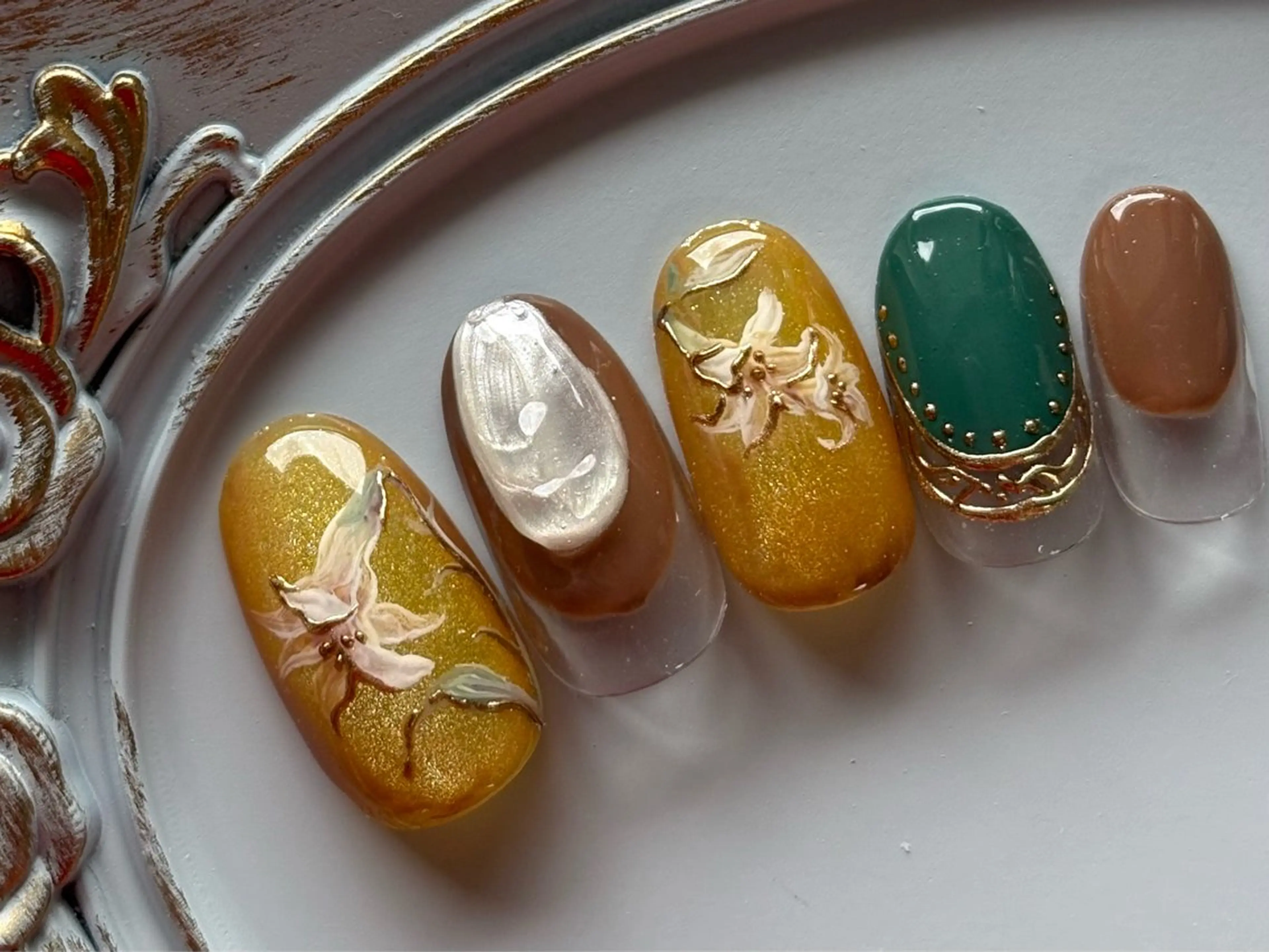 ネイル ハンドネイル FIORITURA Maikoのネイルデザイン