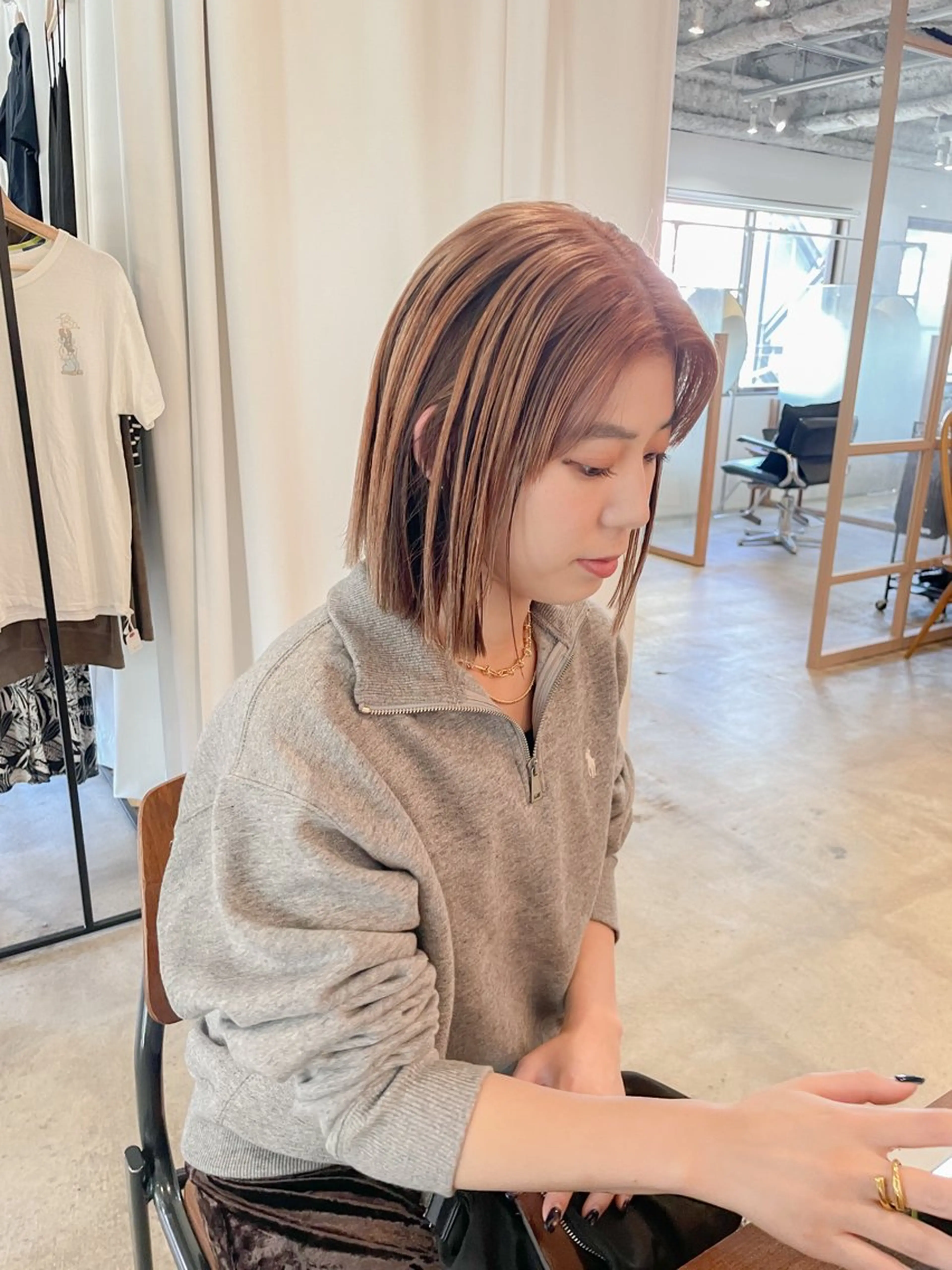 ショート カラー 切りっぱなしボブ ベージュカラー ボブ カット ヘアカラー Takuma Suzuki中目黒のヘアスタイル