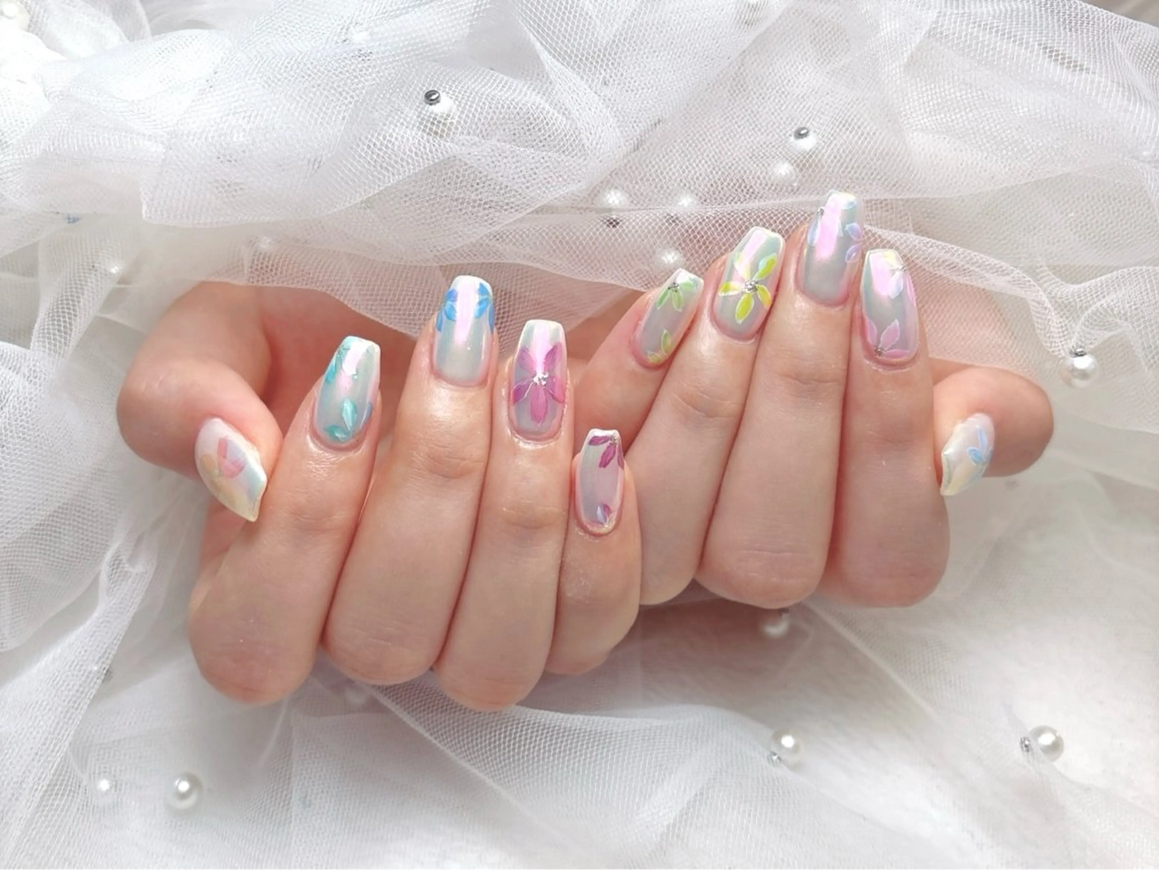 ネイル アートネイル ハンドネイル ハンドケア R1🎀Nail💕 池袋東口店のネイルデザイン