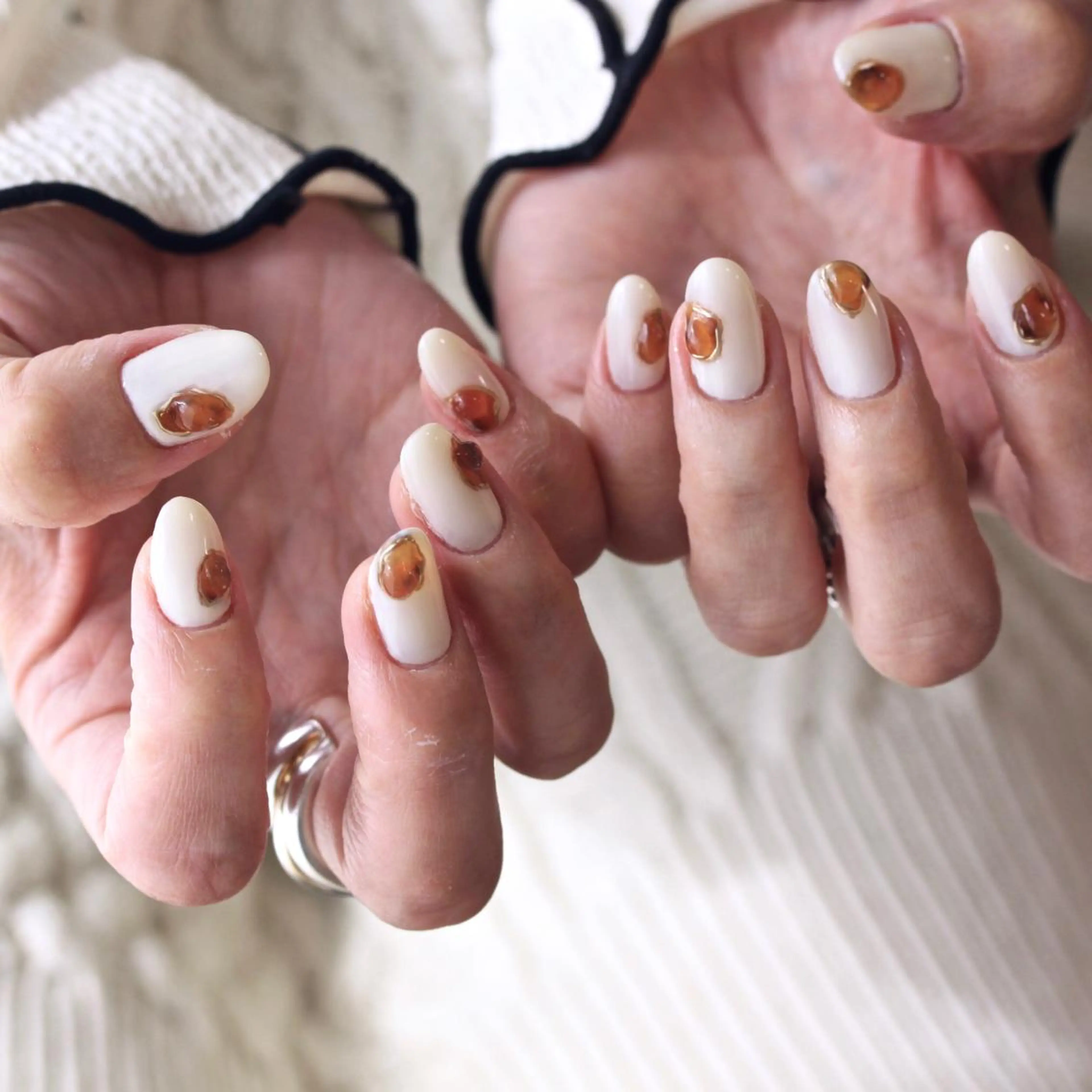 ネイル べっ甲ネイル ハンドネイル Elio所属・Elio 国泰寺のネイルデザイン