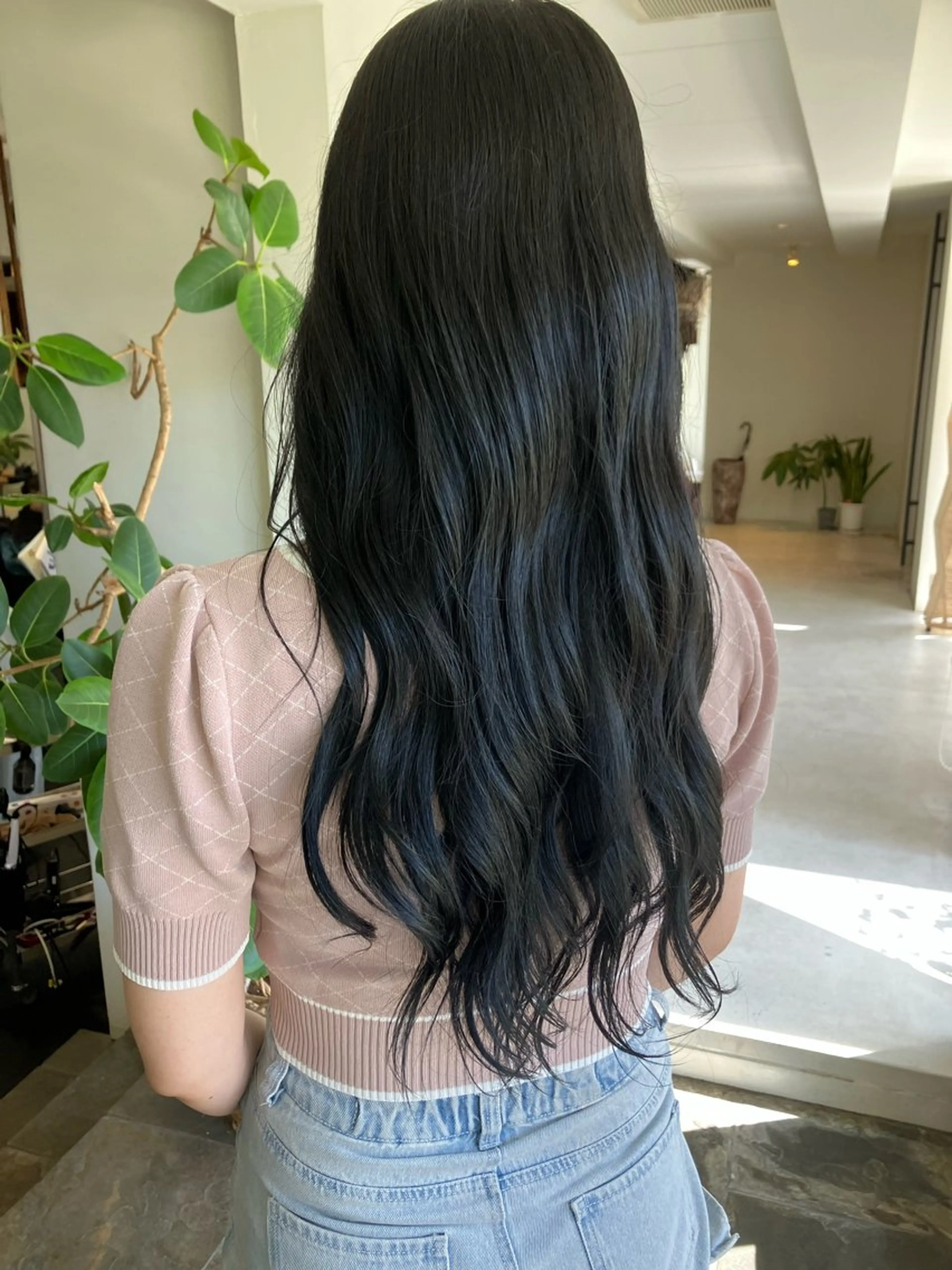 カラー 黒髪 ブルーカラー ブルーブラック ヘアカラー SARAJU kirinaのヘアスタイル