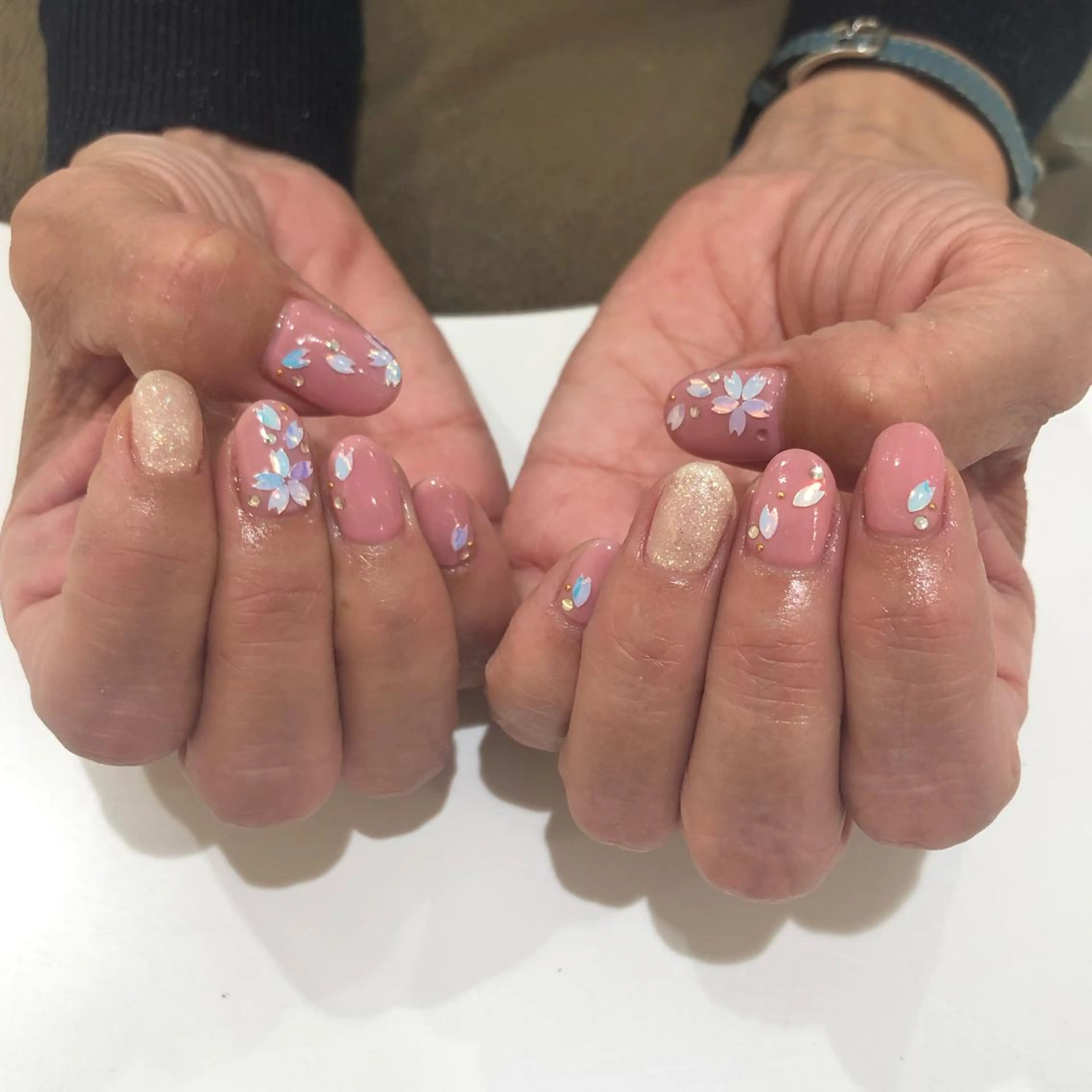 ネイル 矢崎 千春のネイルデザイン