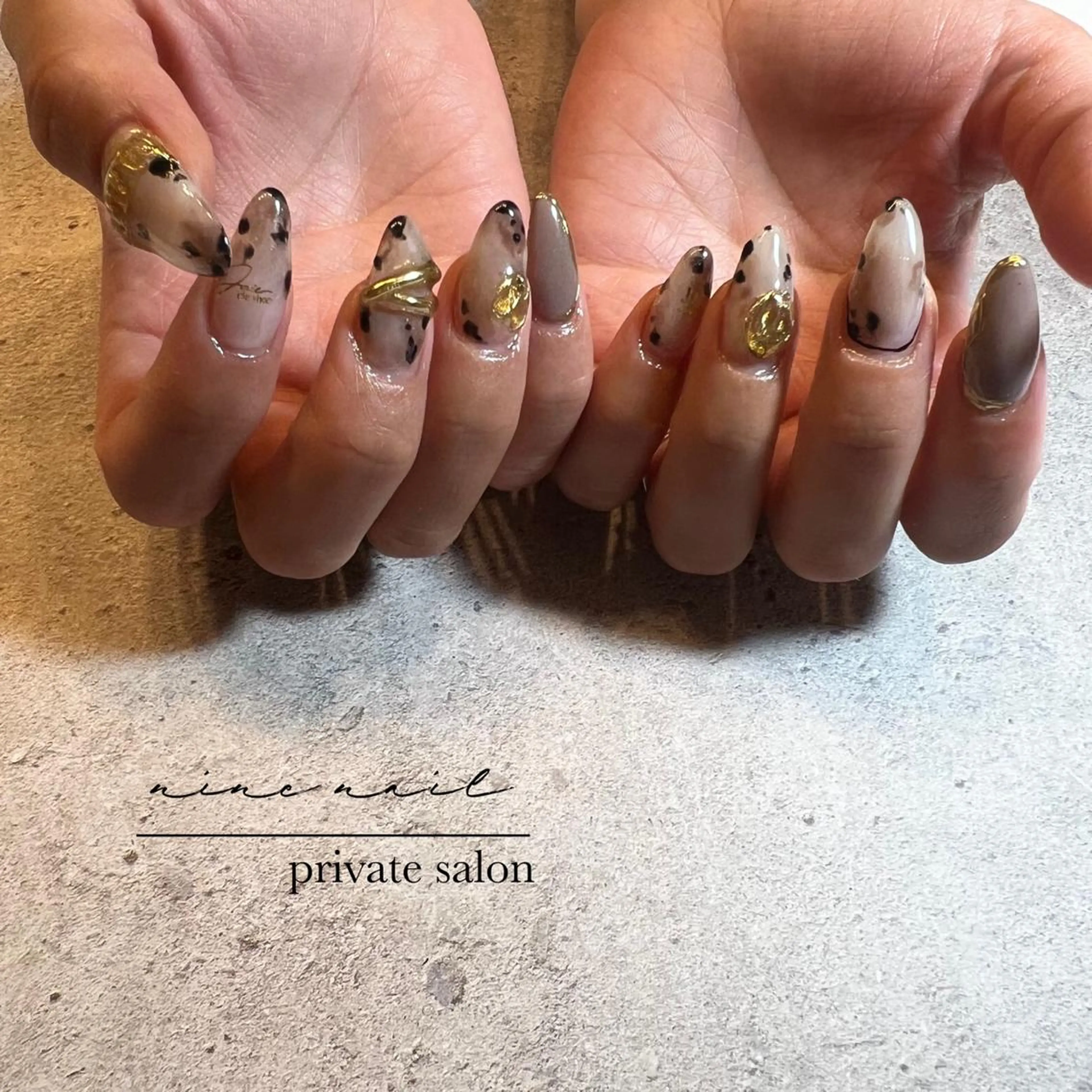 ネイル アニマル柄 ニュアンスネイル nine nailのネイルデザイン