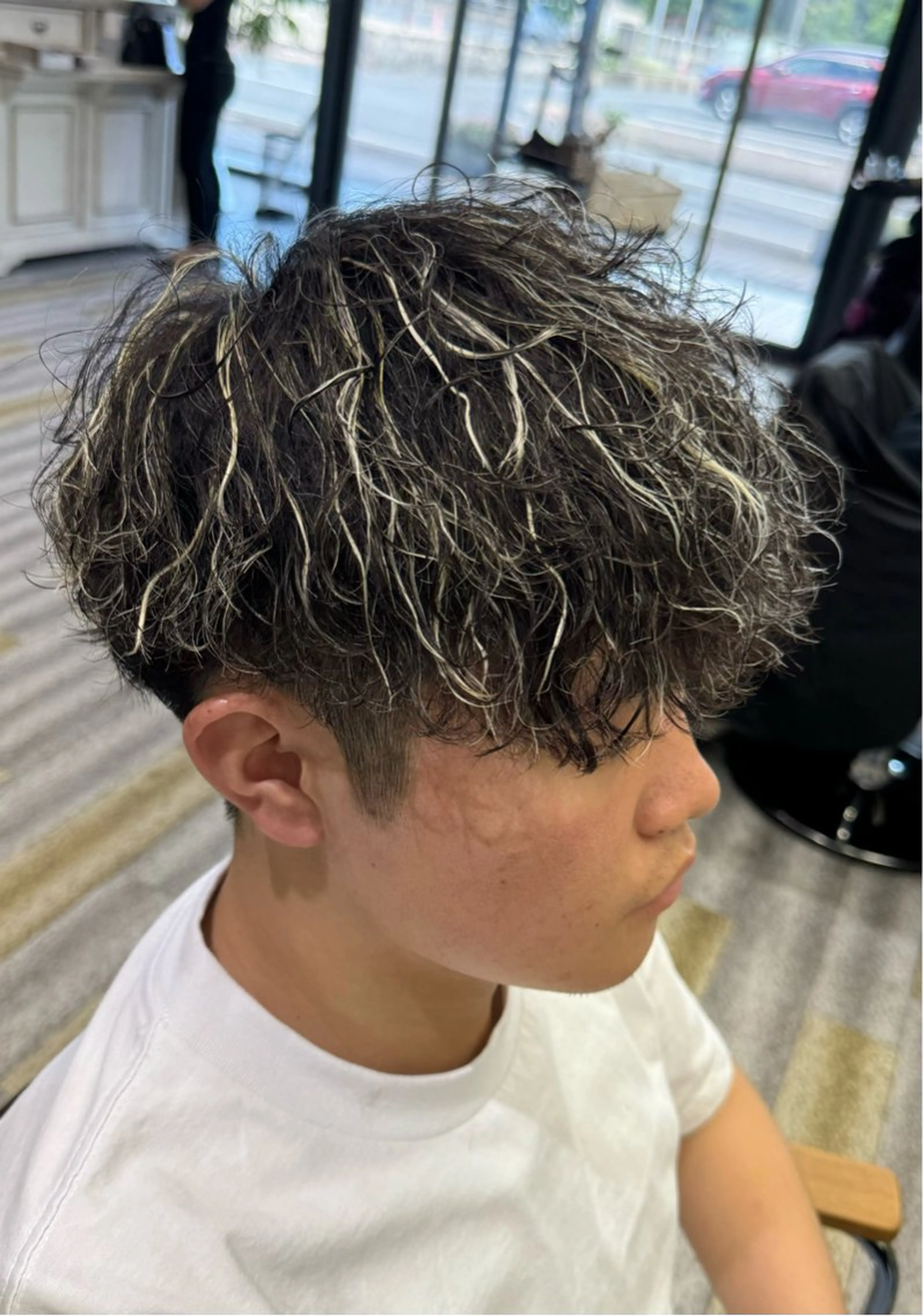 カット+メッシュ+パーマの写真