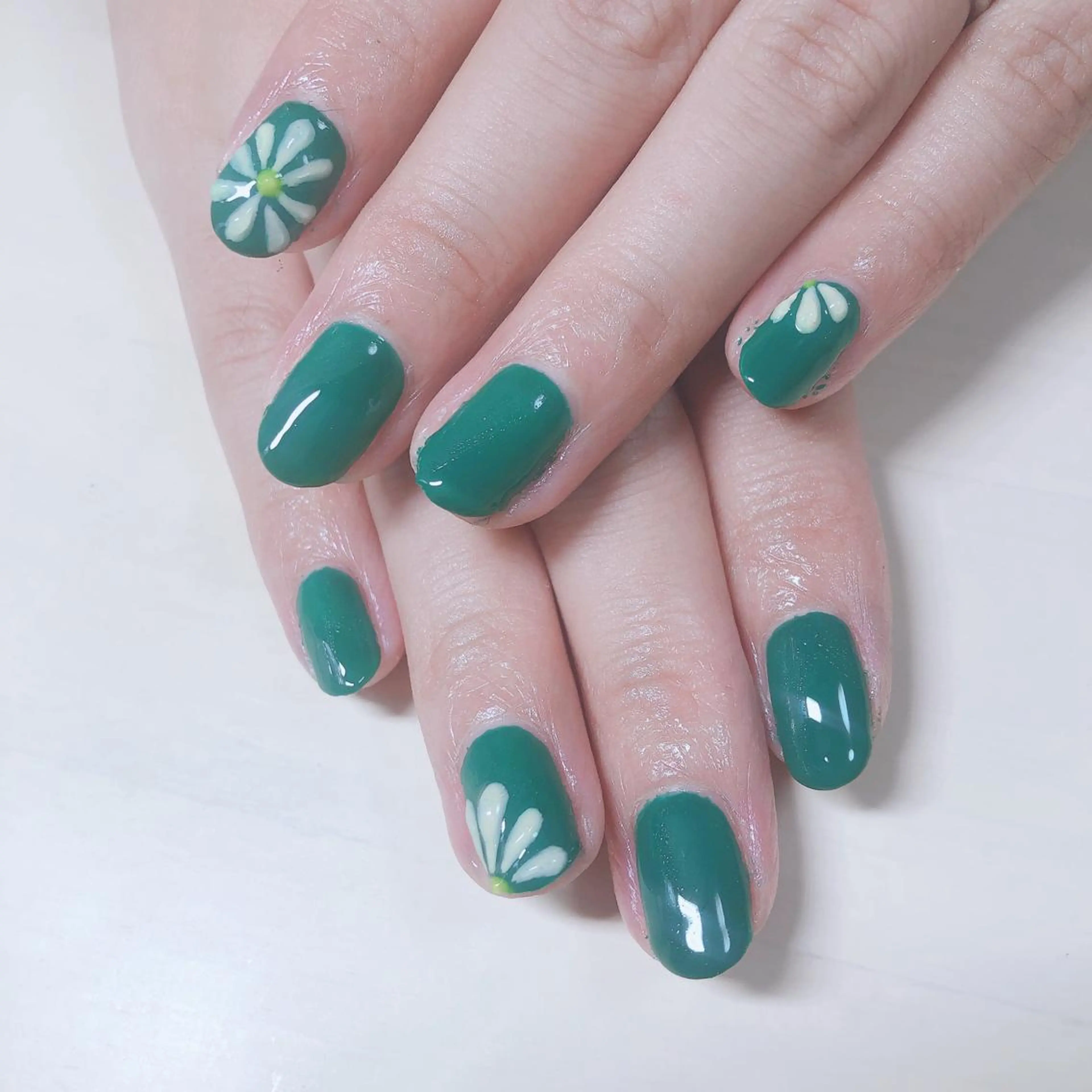 ネイル フラワーネイル 持ち込み ぷっくりネイル 結城 怜菜のネイルデザイン