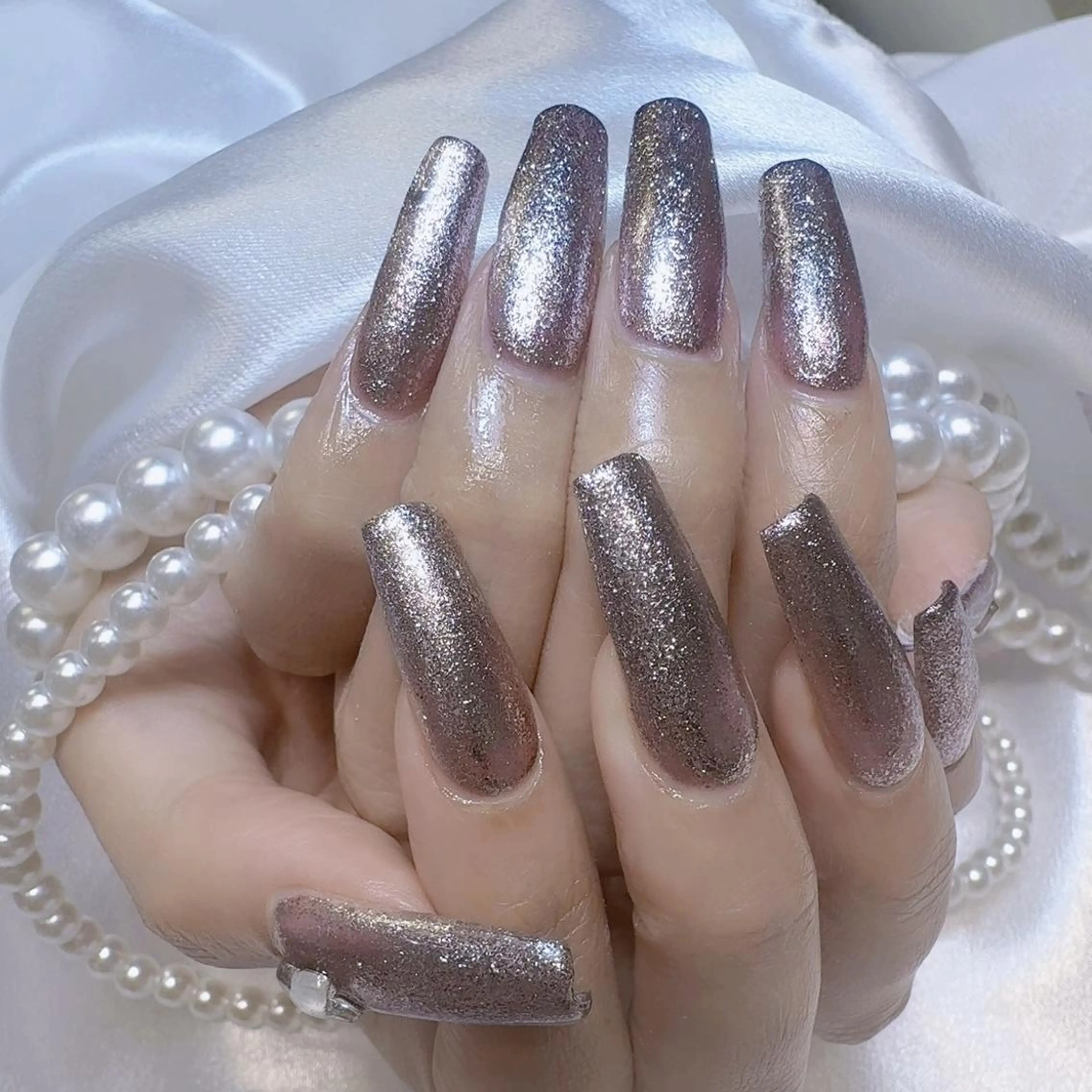 ネイル RAFFINE 月🦋🩵のネイルデザイン