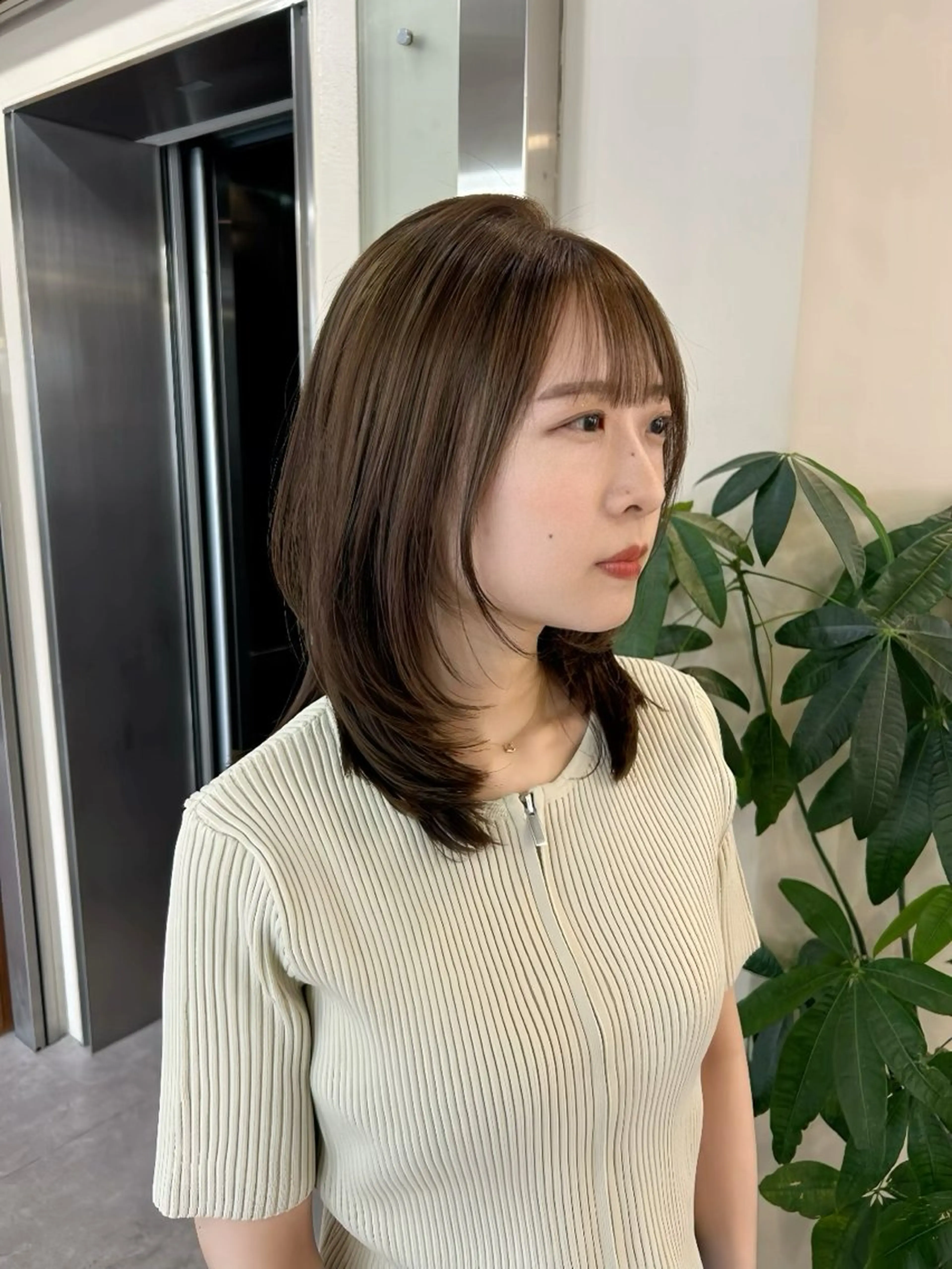 ミディアム カット ヘアカラー トリートメント ヤスザトアヤノ /レイヤー/オリーブのヘアスタイル